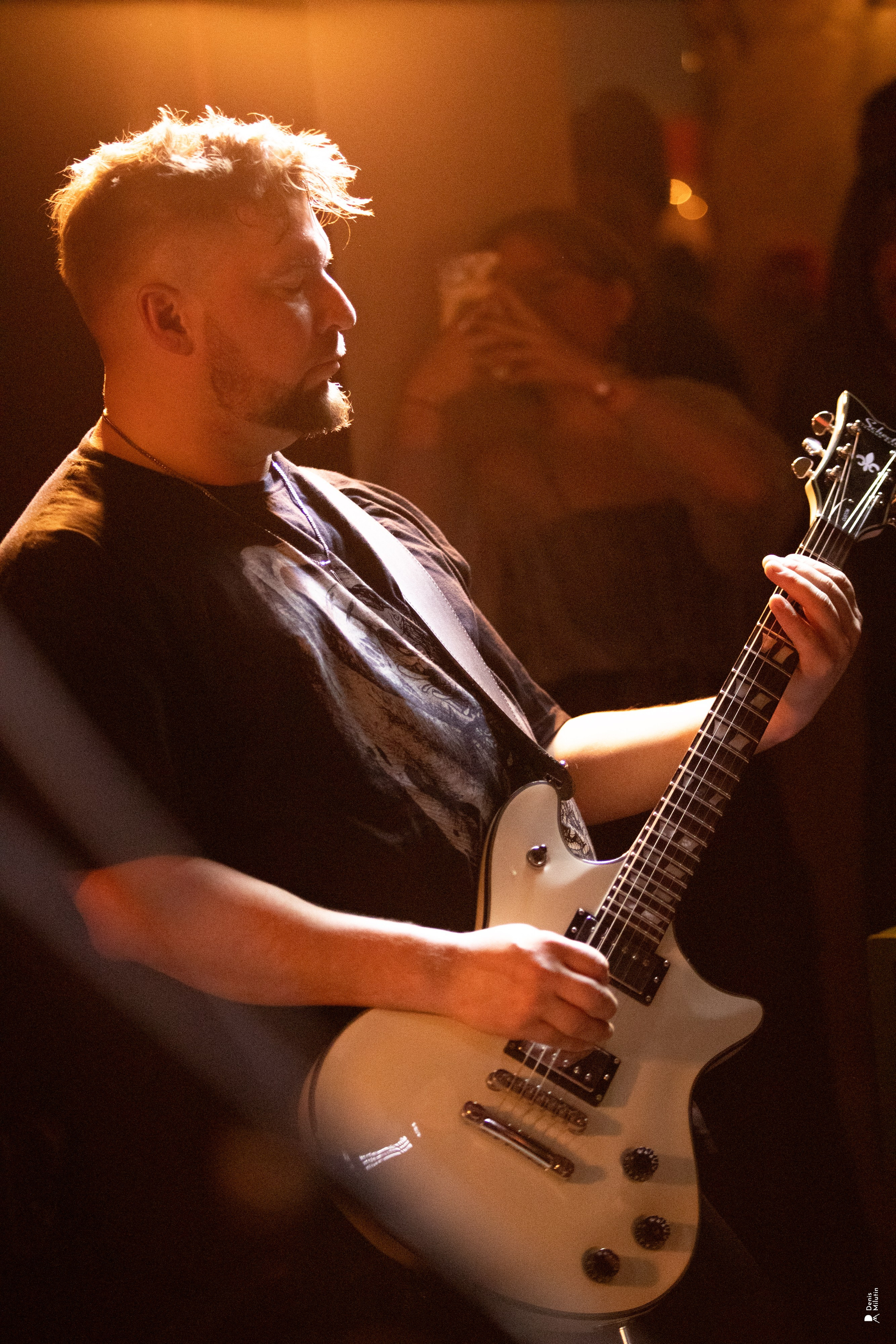 Рядом Ассенизаторы. Портретный фотограф Денис Милютин