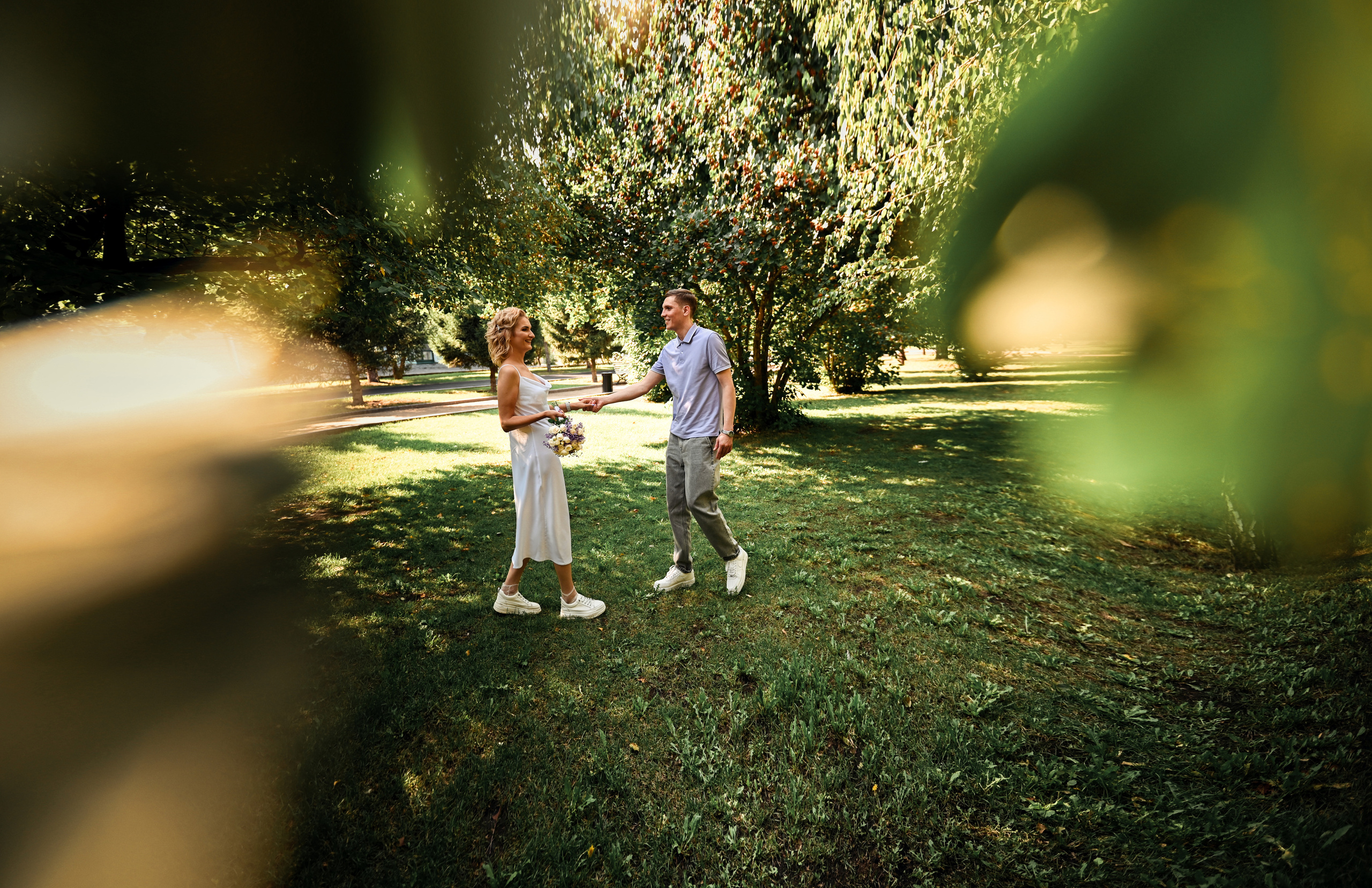 ПАША и ЖЕНЯ веселая часовая прогулка. Свадебный, семейный, детский, контент фотограф в Омске Максим Ильин