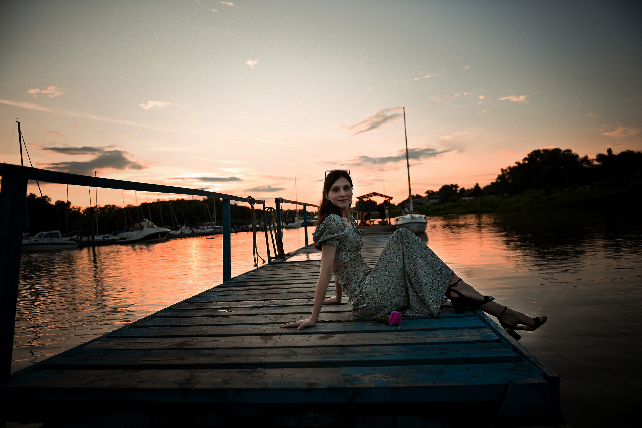 Love story Александра и Виктории на закате. Свадебный, семейный, детский, контент фотограф в Омске Максим Ильин