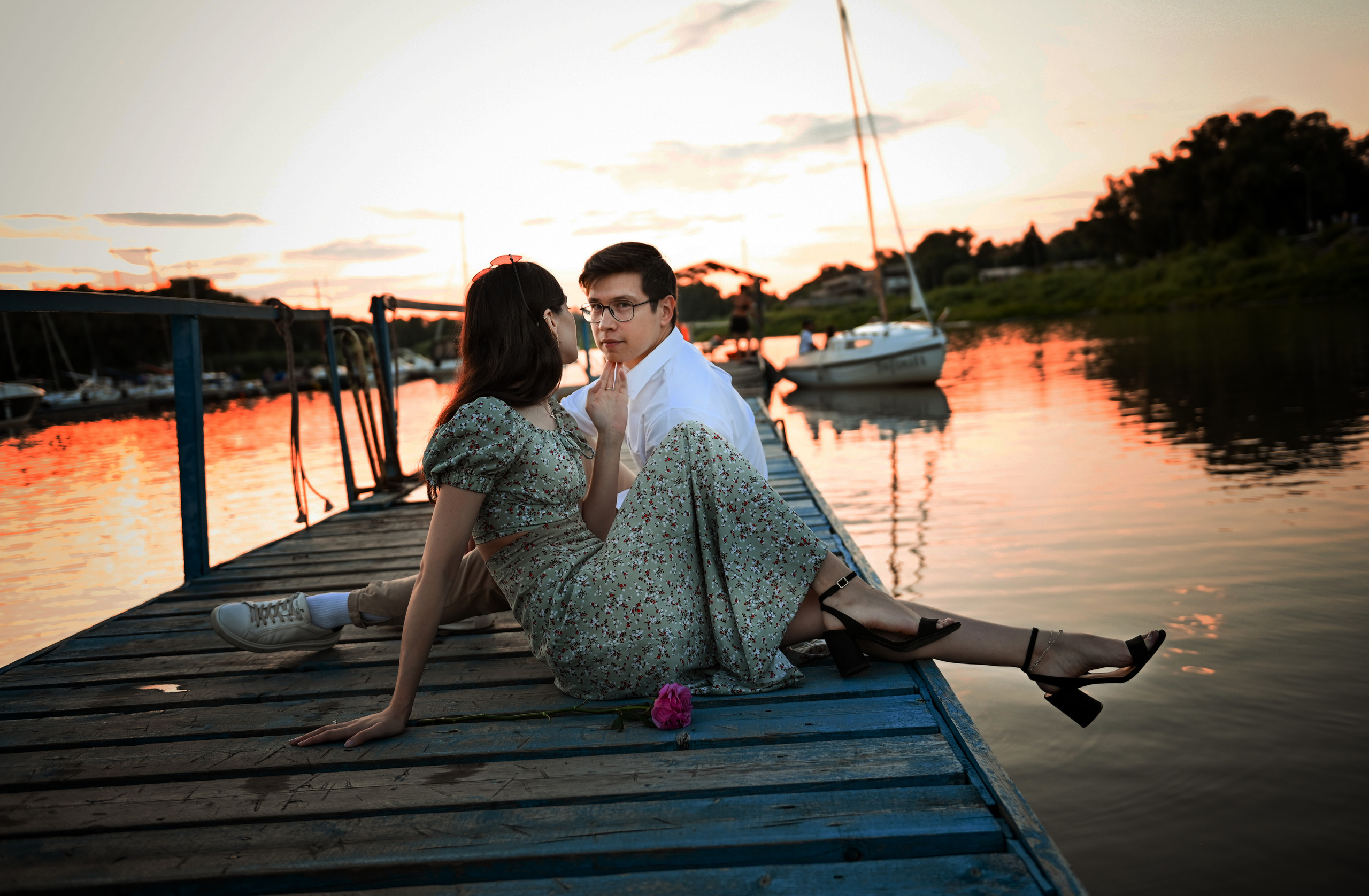 Love story Александра и Виктории на закате. Свадебный, семейный, детский, контент фотограф в Омске Максим Ильин