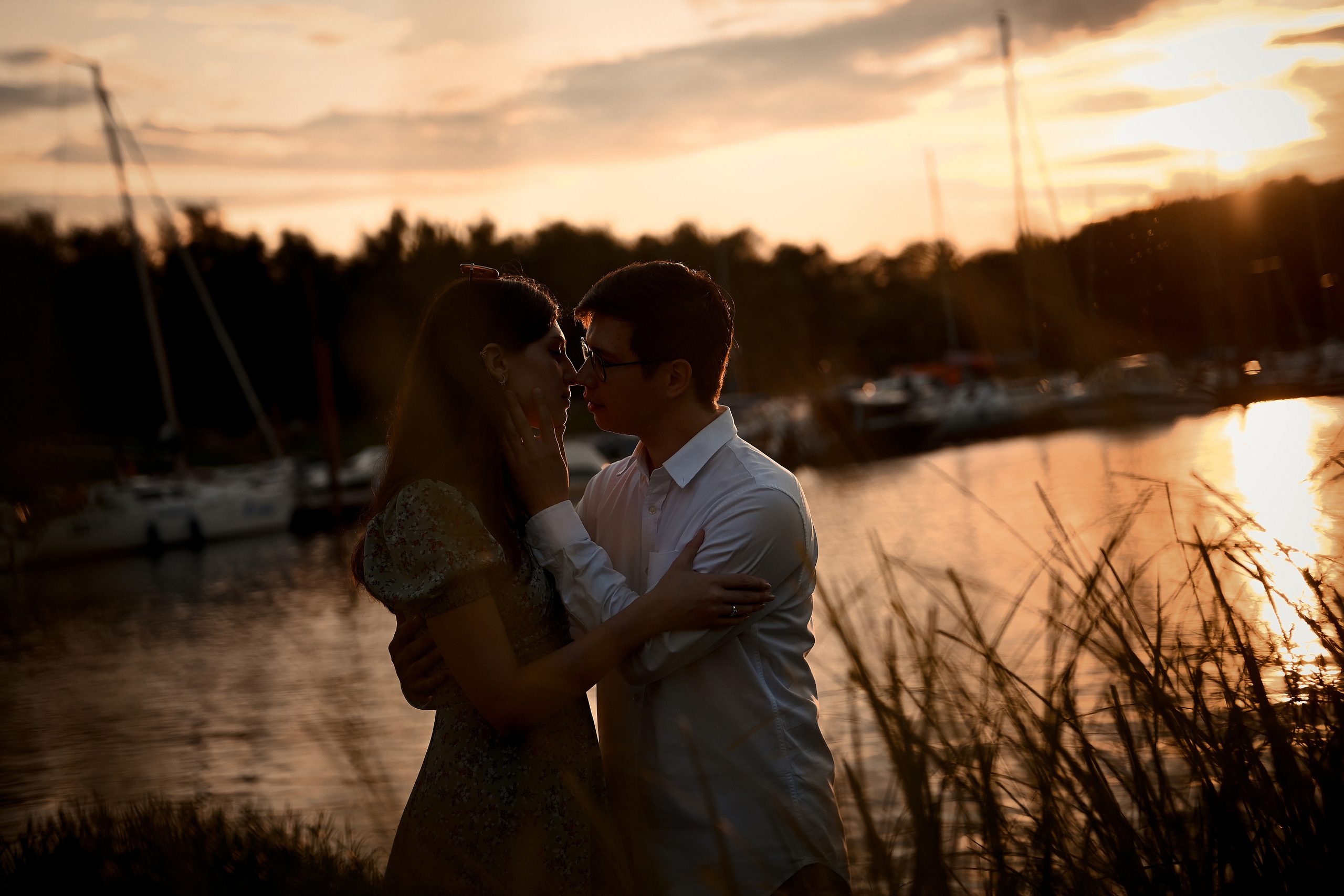 Love story Александра и Виктории на закате. Свадебный, семейный, детский, контент фотограф в Омске Максим Ильин