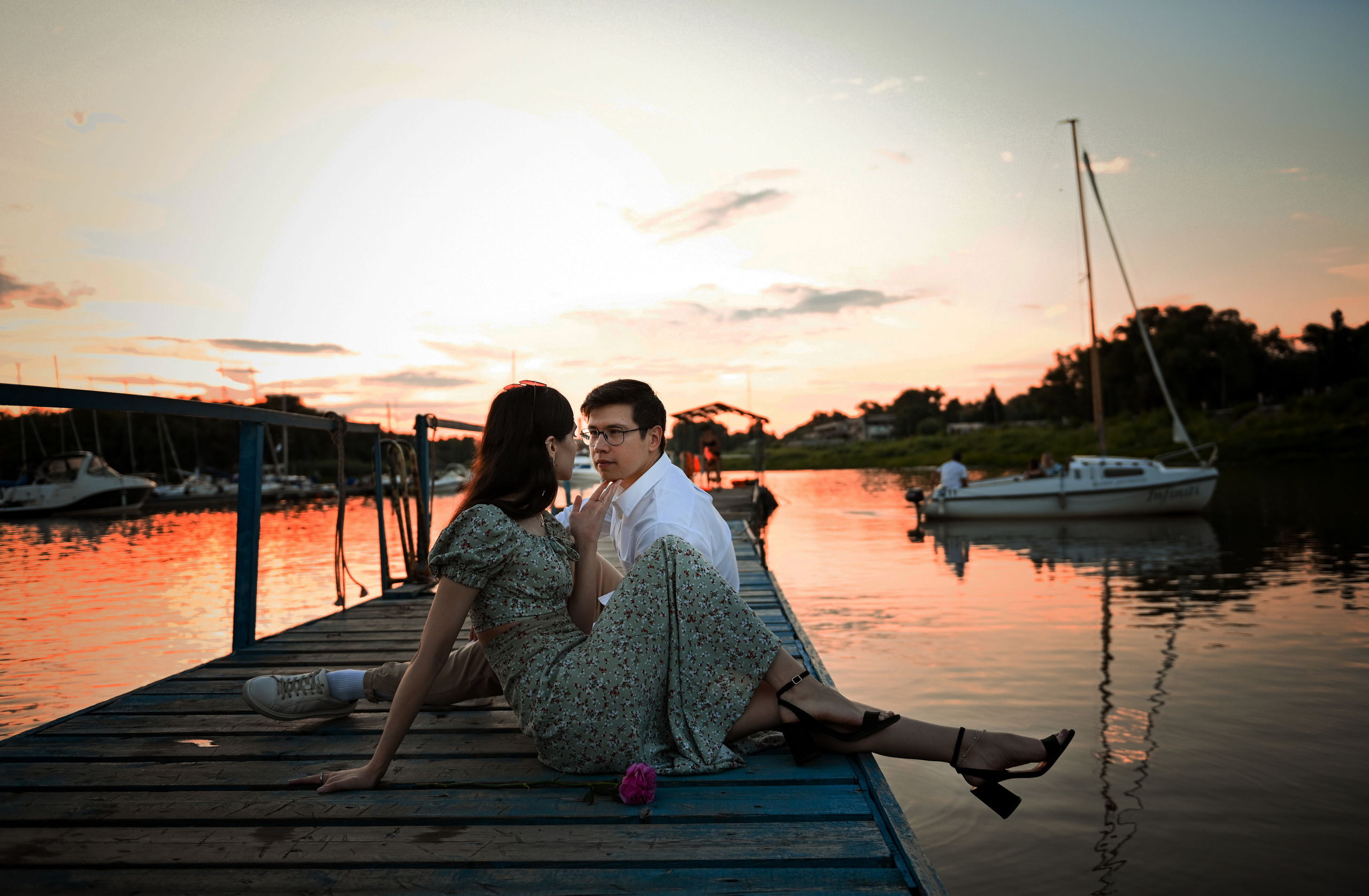 Love story Александра и Виктории на закате. Свадебный, семейный, детский, контент фотограф в Омске Максим Ильин