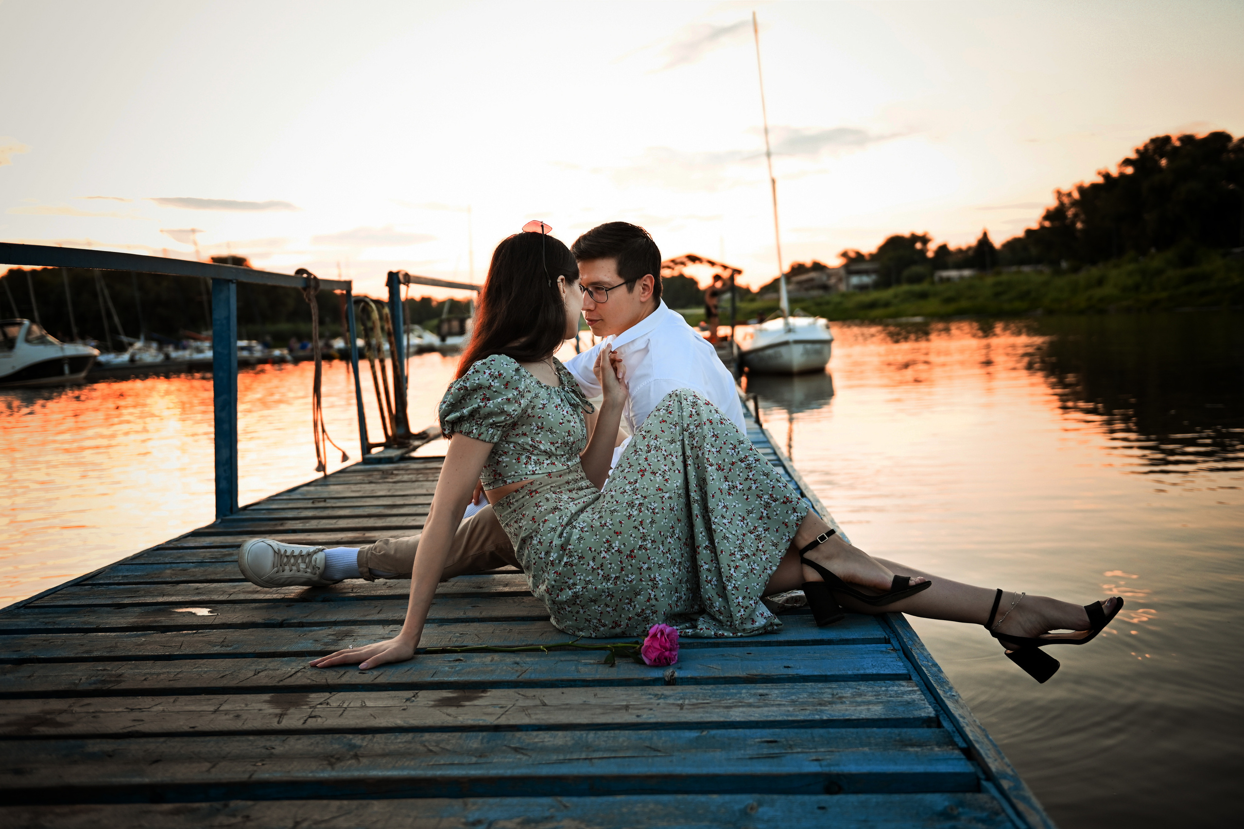 Love story Александра и Виктории на закате. Свадебный, семейный, детский, контент фотограф в Омске Максим Ильин