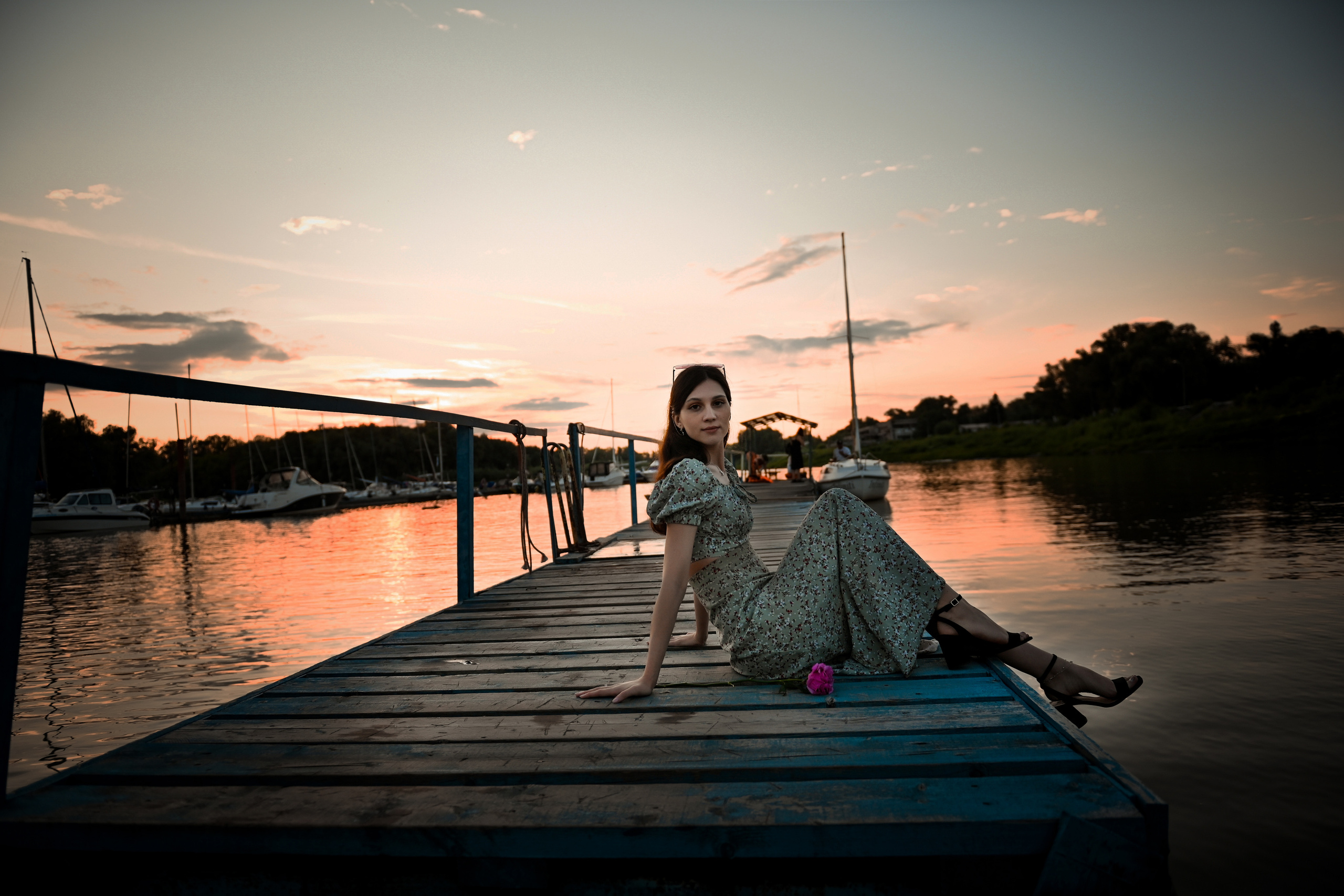 Love story Александра и Виктории на закате. Свадебный, семейный, детский, контент фотограф в Омске Максим Ильин