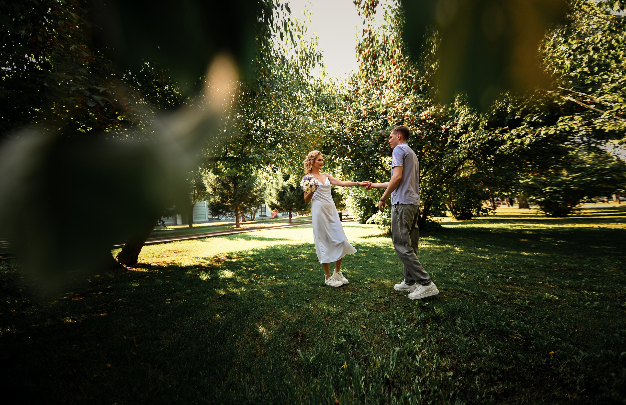 ПАША и ЖЕНЯ веселая часовая прогулка. Свадебный, семейный, детский, контент фотограф в Омске Максим Ильин