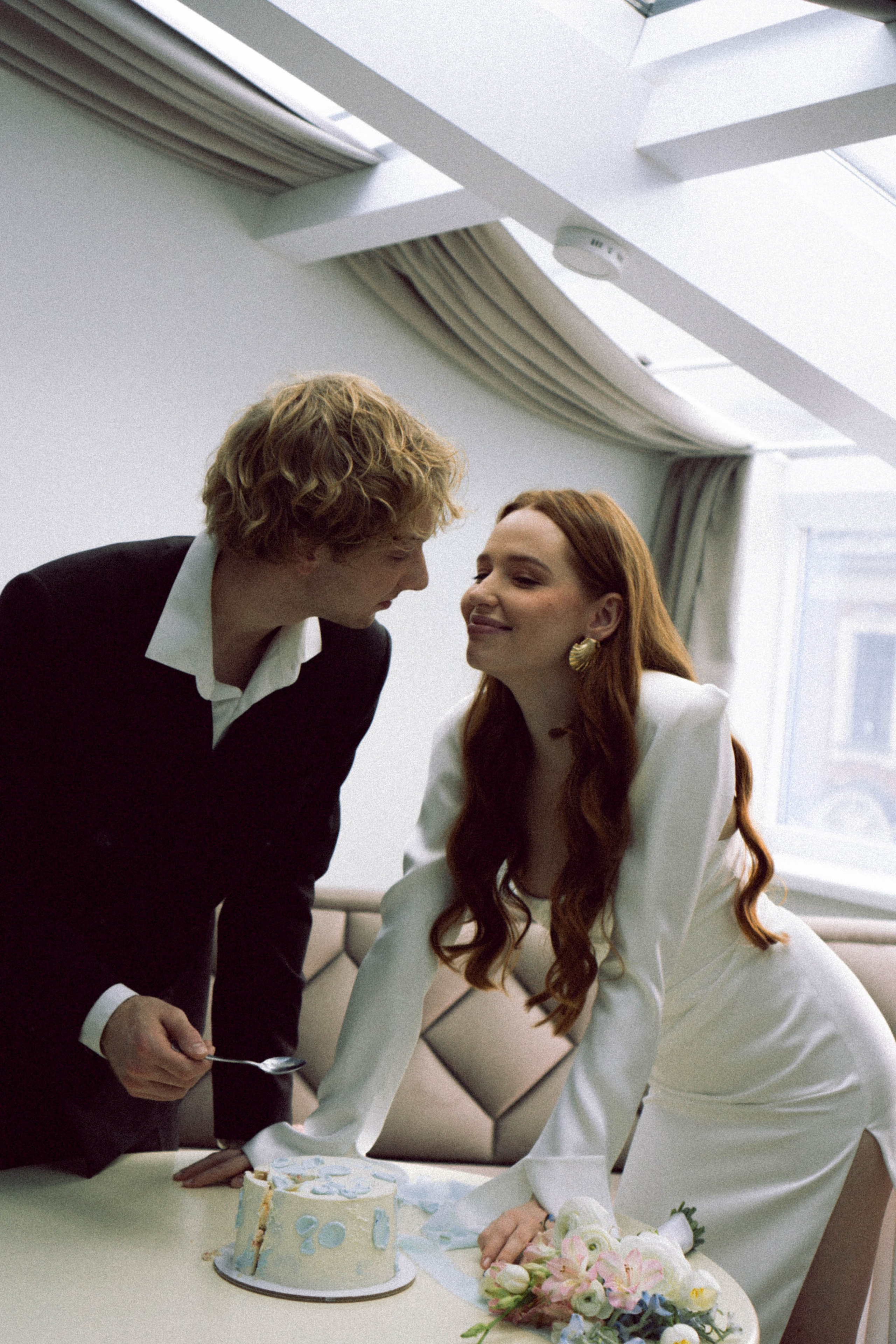 СВАДЕБНАЯ СЬЕМКА В ОТЕЛЕ. СБОРЫ ЖЕНИХА И НЕВЕСТЫ И ТАКЖЕ ТОР И ПОДГОТОВКА К ПРОГУЛКЕ. Профессиональный фотограф, Санкт-Петербург — Виктория Богомолова