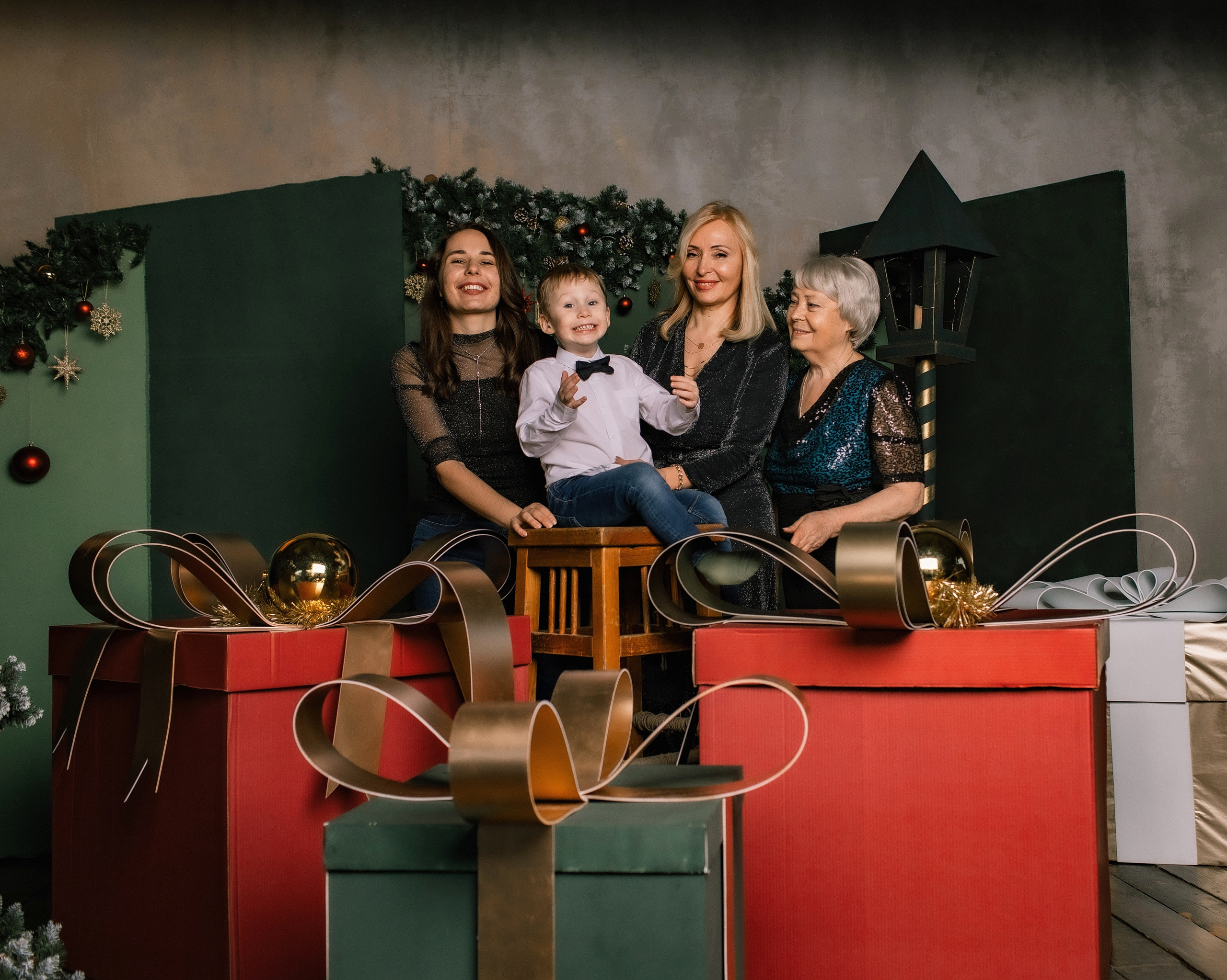 Студия Культура. Семейная новогодняя съемка. Фотограф Софья Васильковская