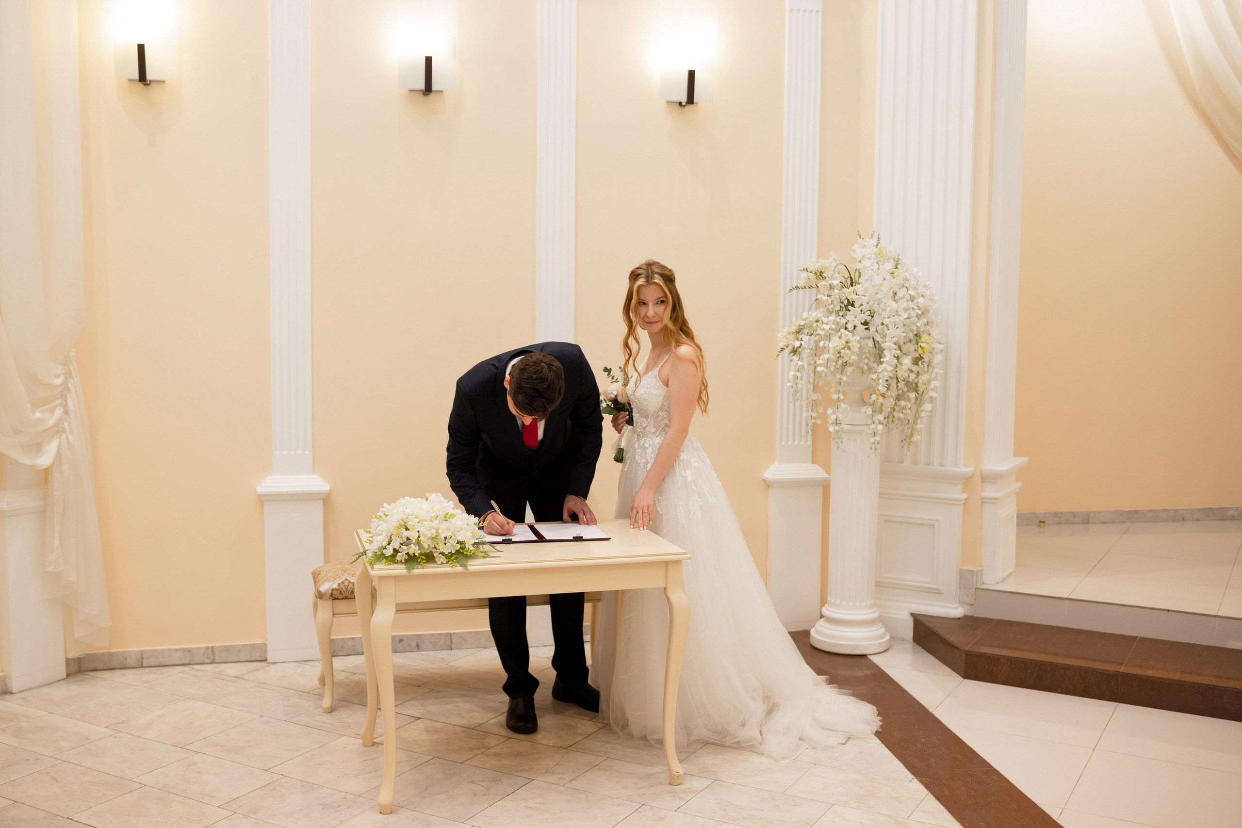 Камерная свадьба в Санкт-Петербурге. Свадебный фотограф Кирилл Белый