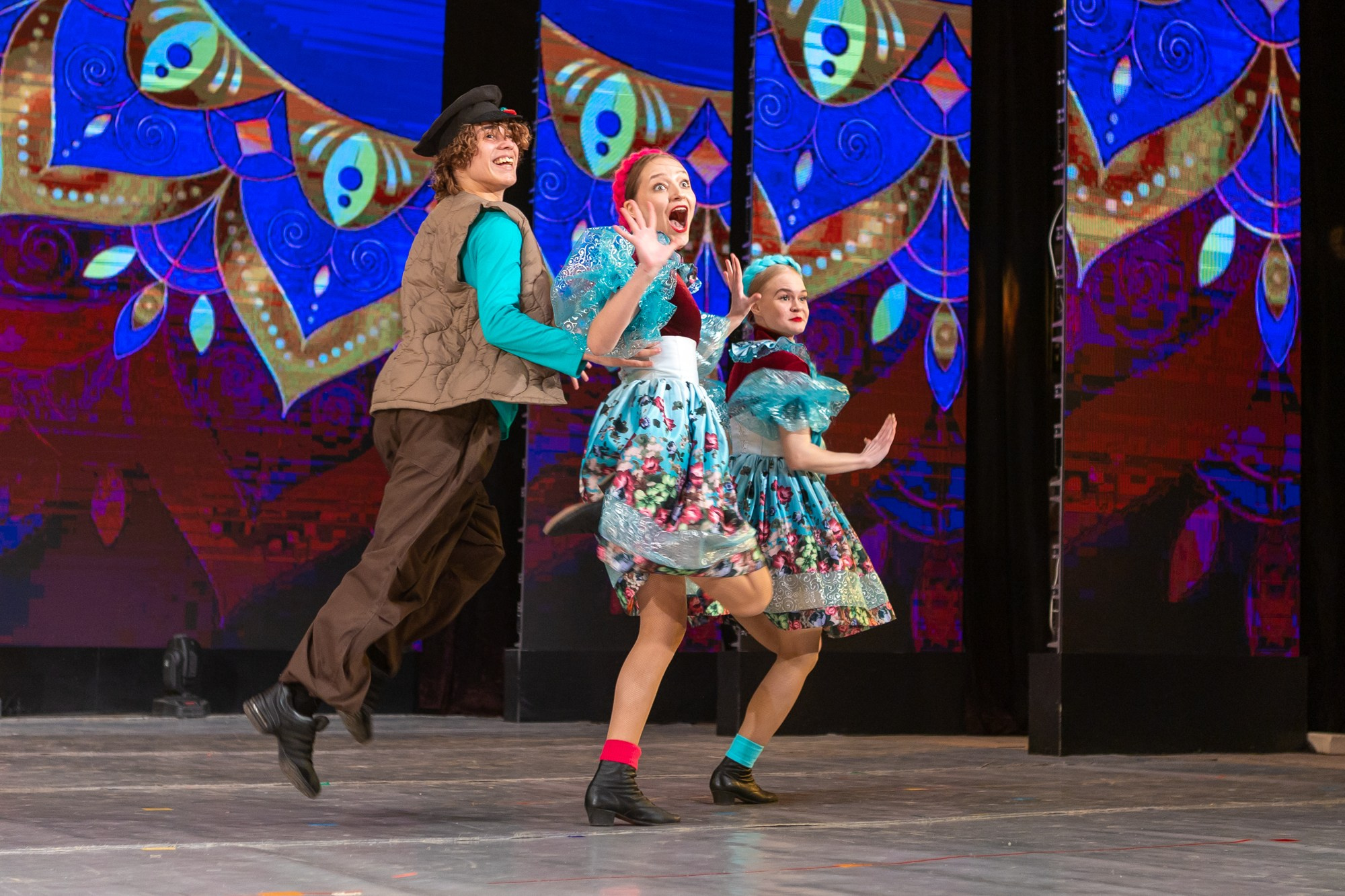 Отчетный концерт Заслуженного коллектива РФ «Жемчужинка» в Оренбурге, ДК «Россия», 2025 г. Фотограф в Оренбурге. Профессиональный фотограф