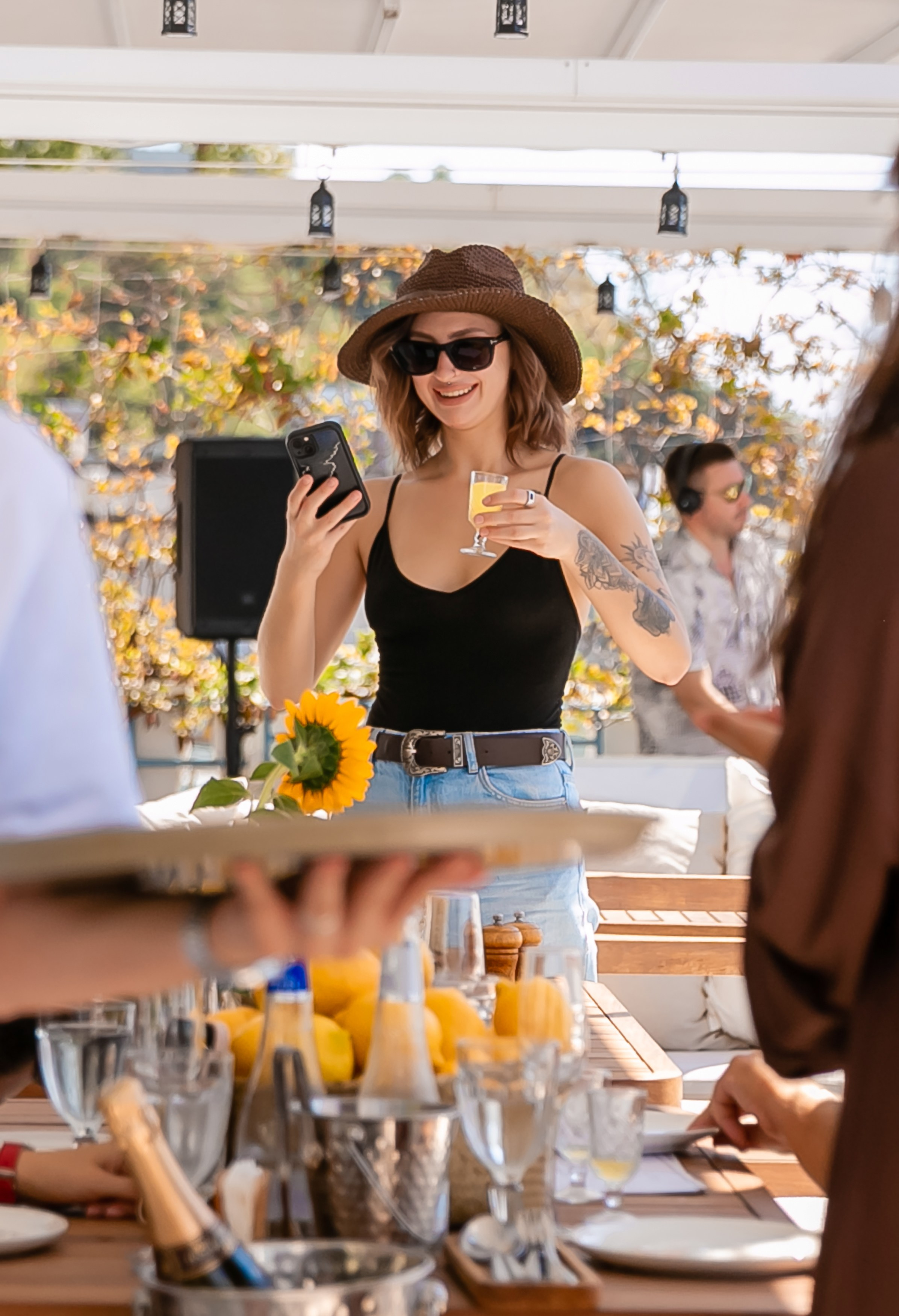 «Похмельный рейв» в ресторане DELMAR. Репортажный фотограф в Ялте Алексей Семёнов