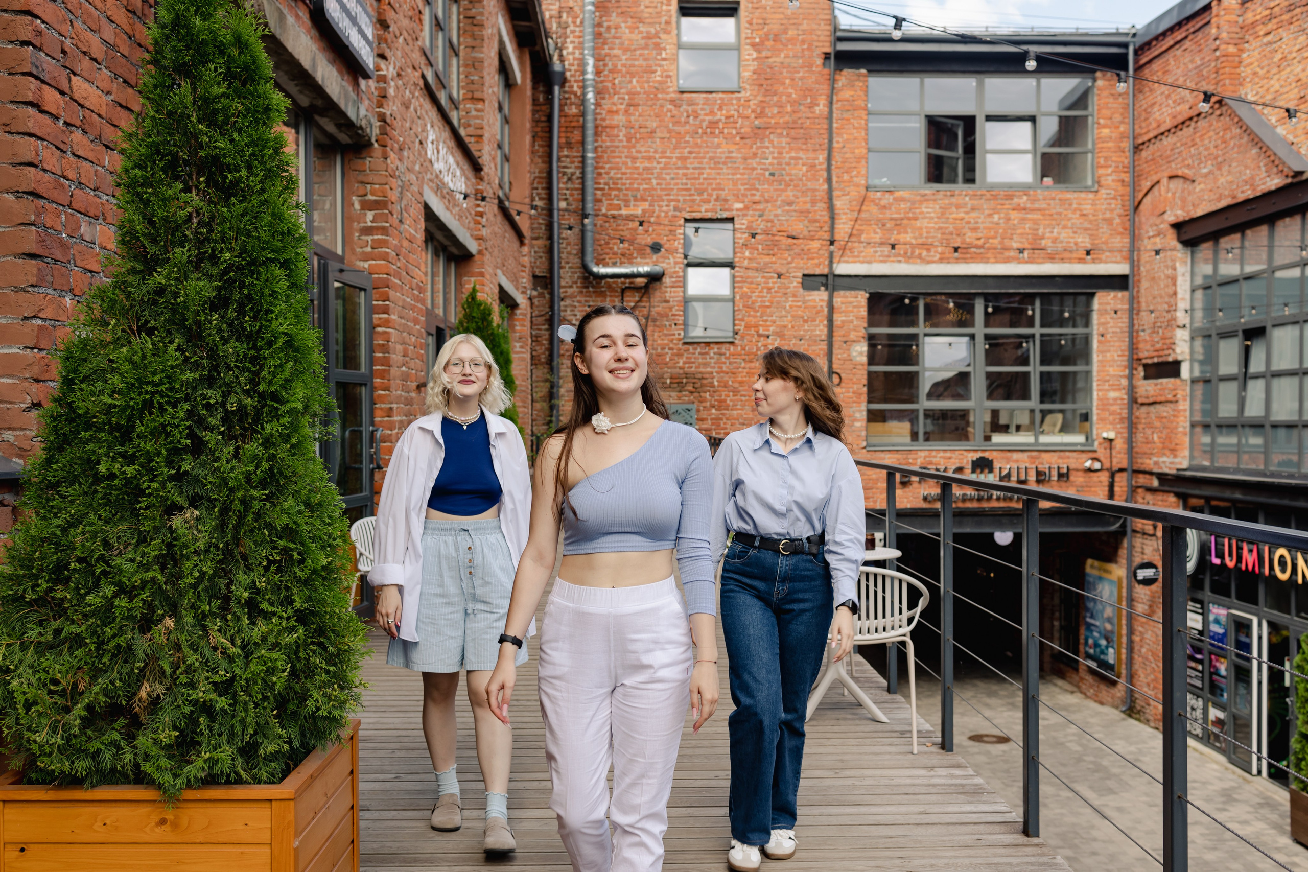 Rewax 29.07.24. Репортажный и портретный фотограф в Санктпетербурге. Видиосъемка мероприятий в Санкт-Петербурге