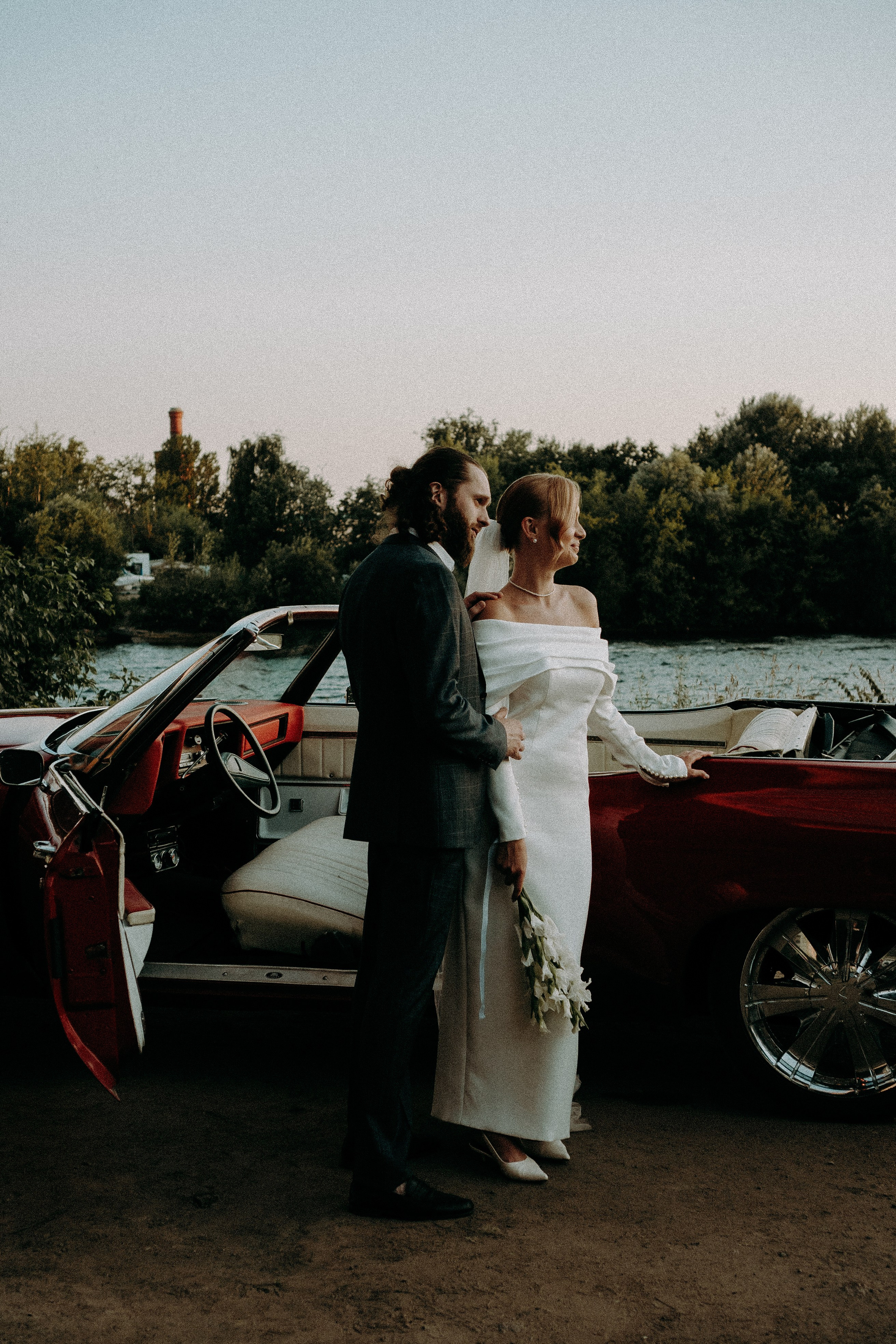 СВАДЕБНАЯ СЬЕМКА ВОЗЛЕ МСОТА БЕТАНКУРА НА КАБРИОЛЕТЕ. Профессиональный фотограф, Санкт-Петербург — Виктория Богомолова