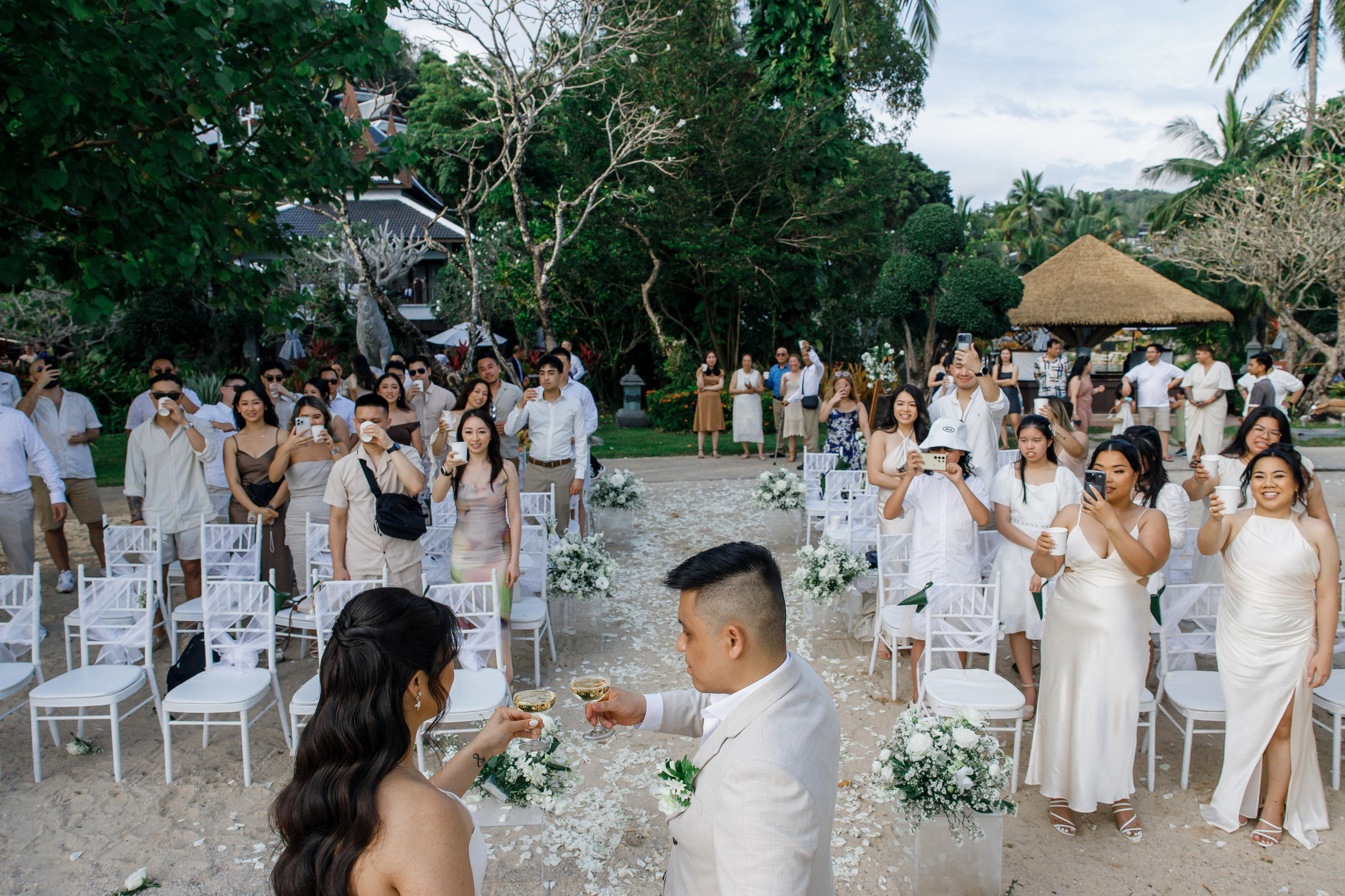 Wedding in Phuket at the Thavorn Hotel. Photographer in Phuket. Photographer Thailand