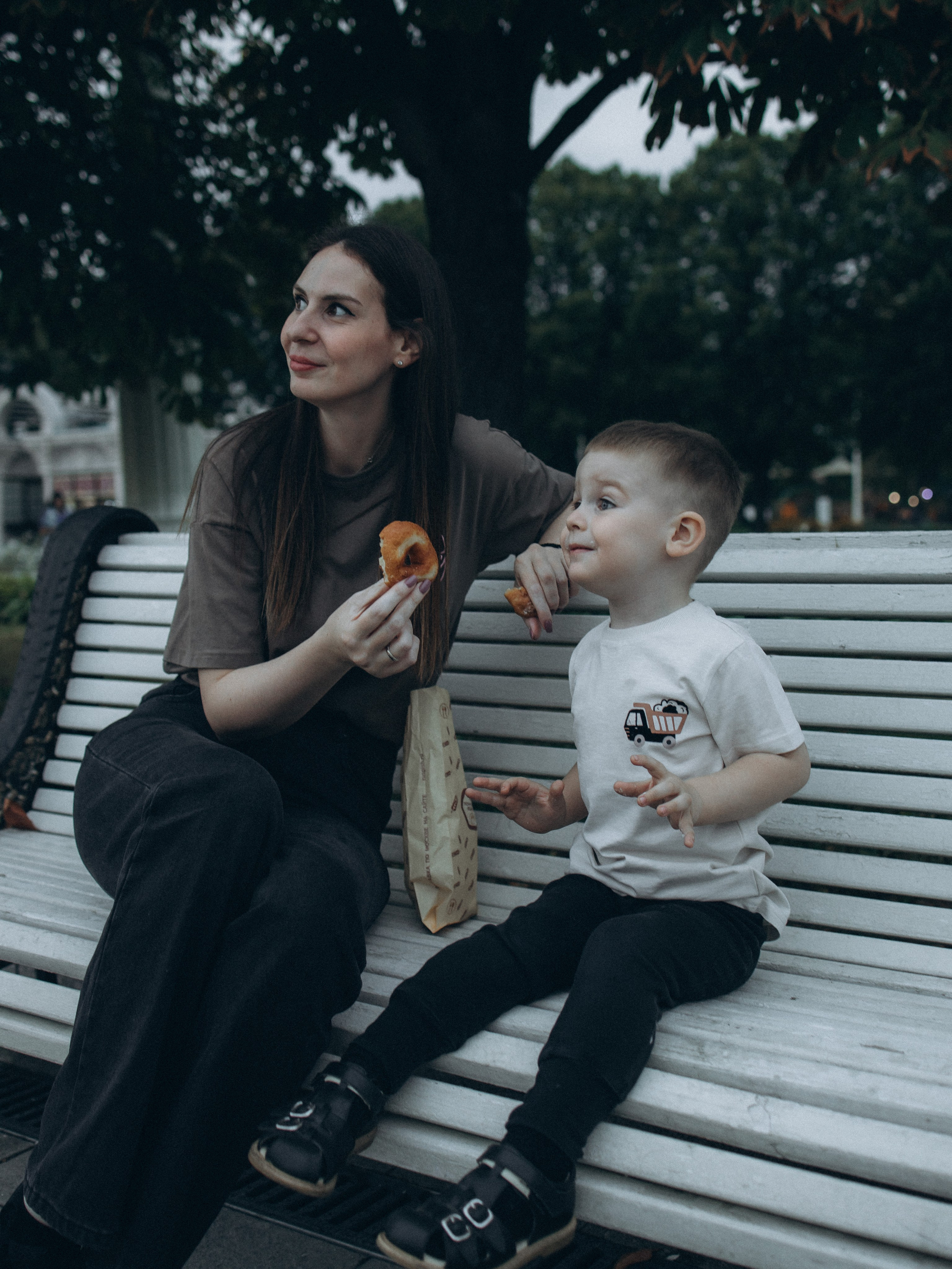 Мама и сын. Осенняя прогулка. Фотограф Дарья Соколовская