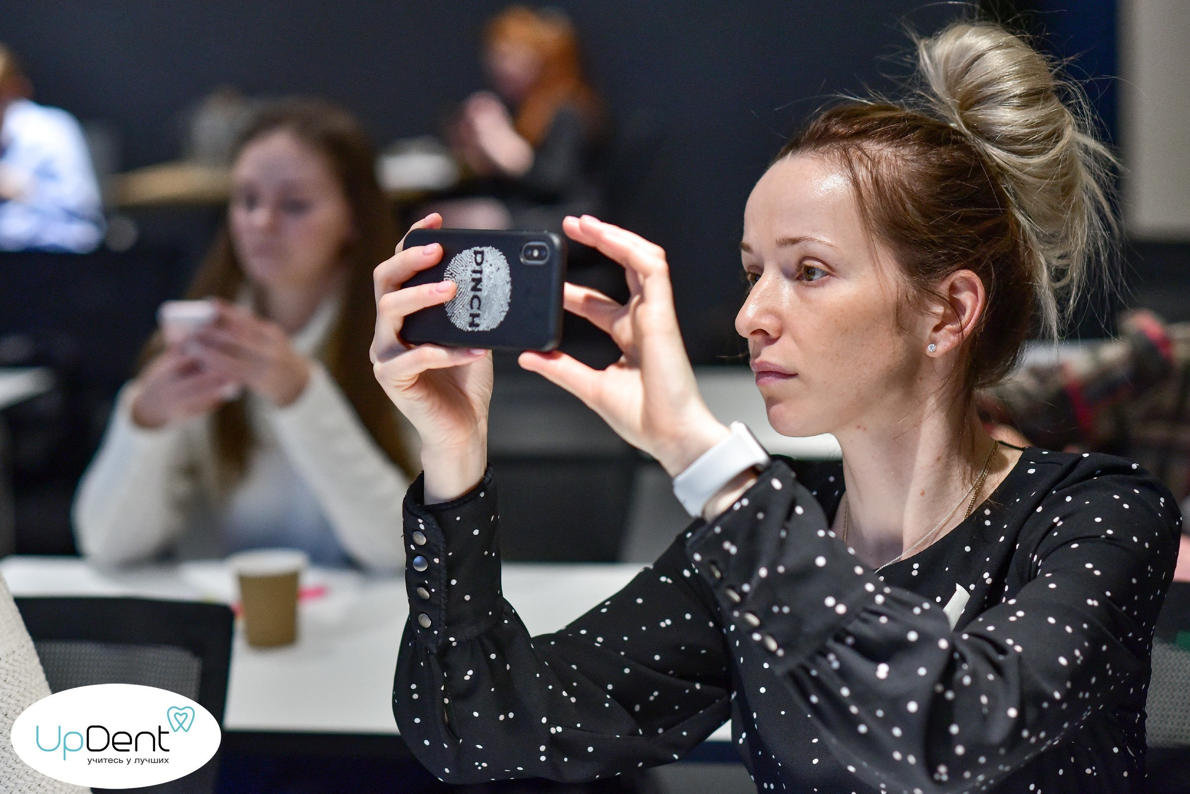 Курсы и тренинги. Анастасия Петрович фотограф, фотокорреспондент в Москве и Санкт-Петербурге. Фотосъёмка репортажа, мероприятия, корпоративная съёмка, контент