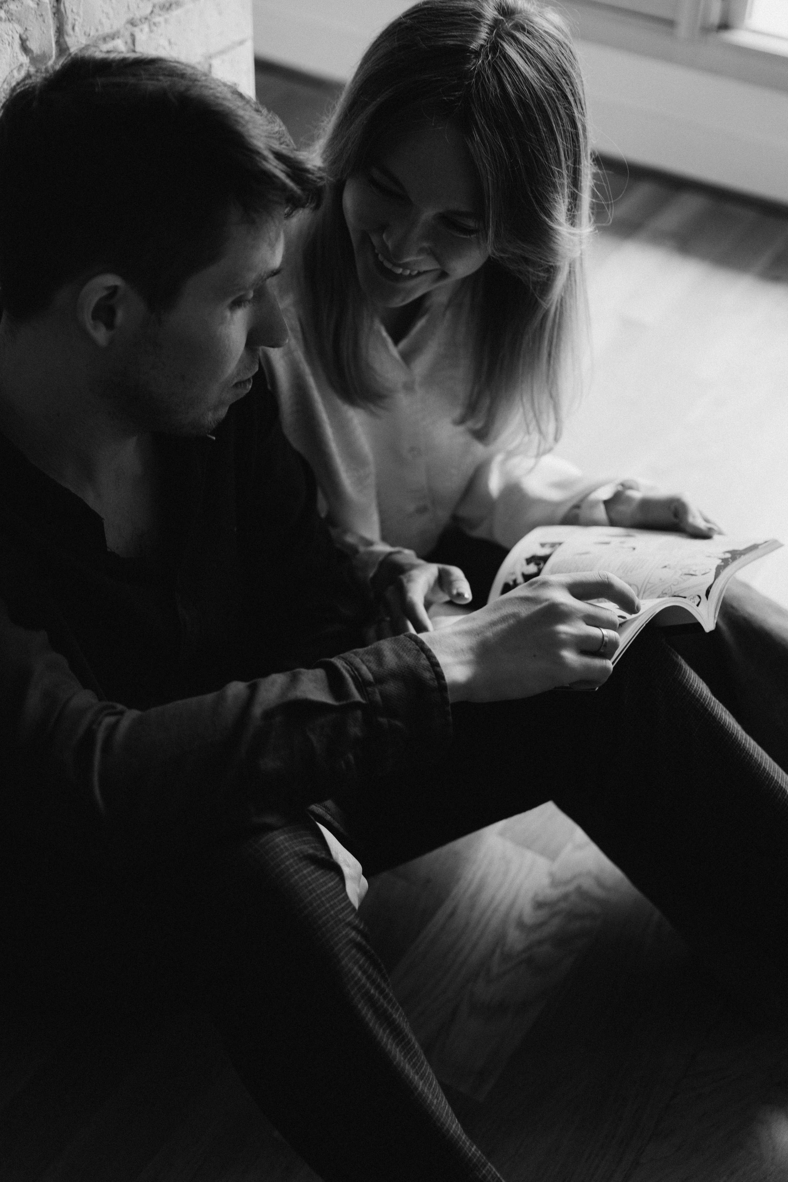 Love comes in the spring. Photographer in Paris