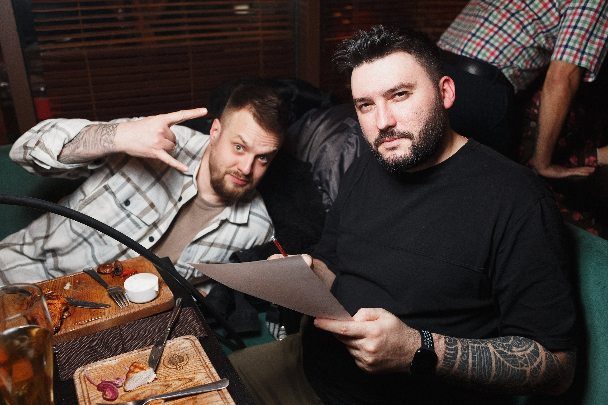 Захватывающий вкус и атмосфера: кальянная в Таганроге Бейкер Стрит. Свадебный и семейный фотограф в Таганроге Бакарюк Антон