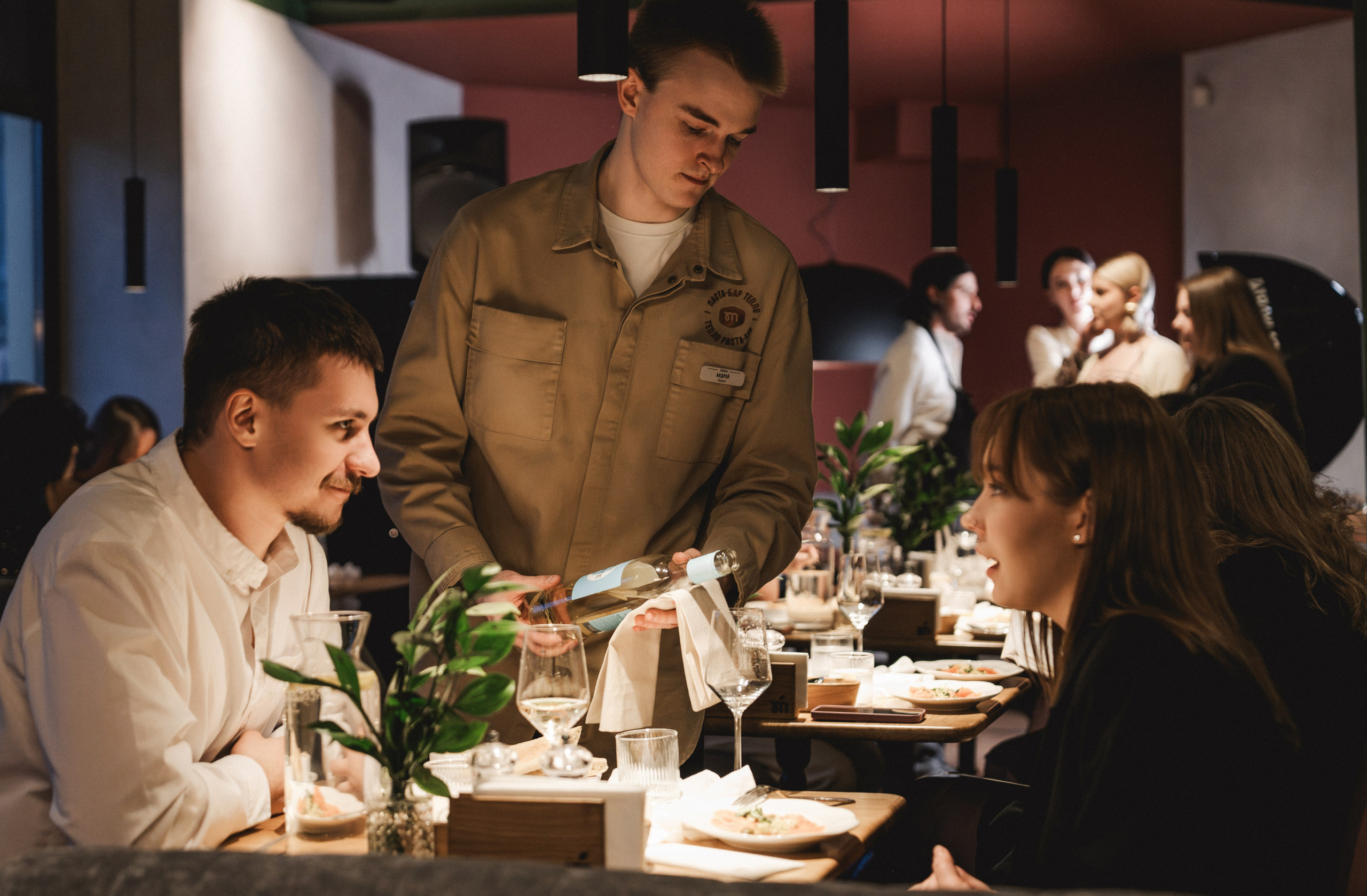 Гоствевой ужин в «Тепло» паста-бар. Фотограф Великий Новгород Артем Чернецкий