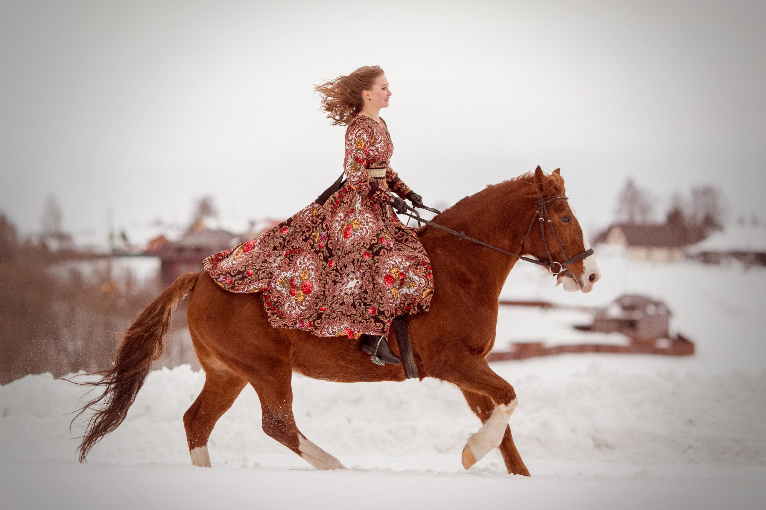 Девушка на фотосессии в русско-народном стиле