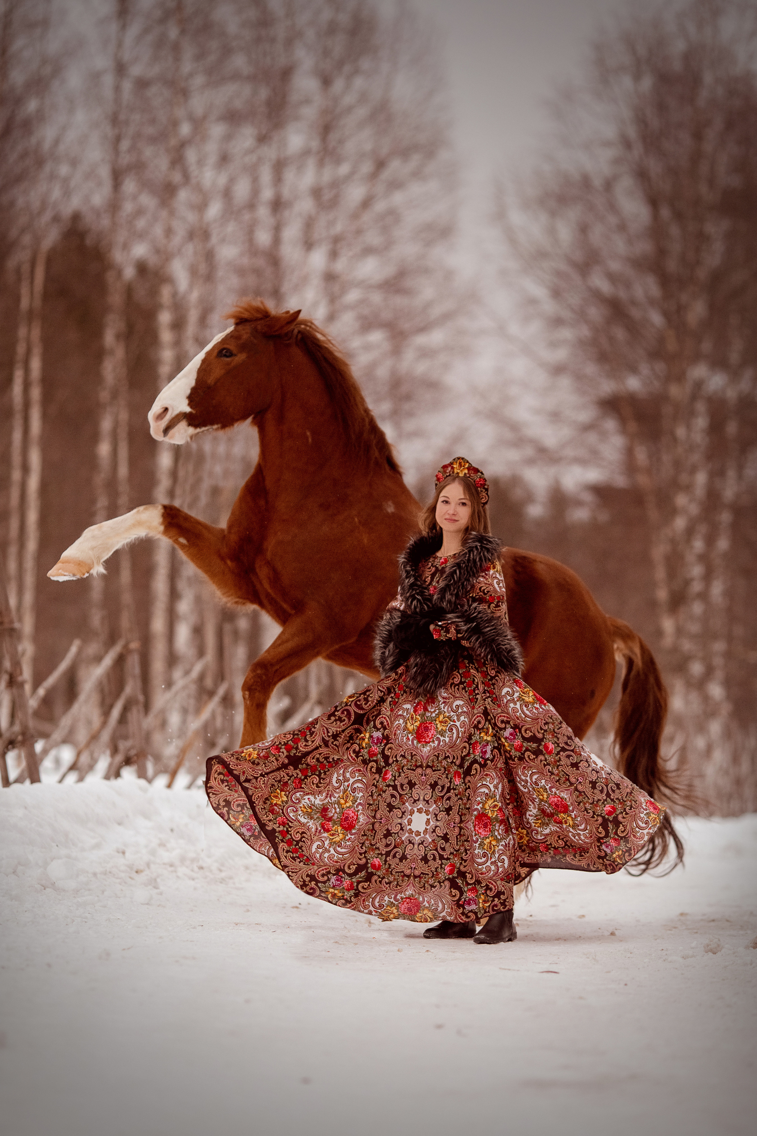 Девушка на фотосессии в русско-народном стиле