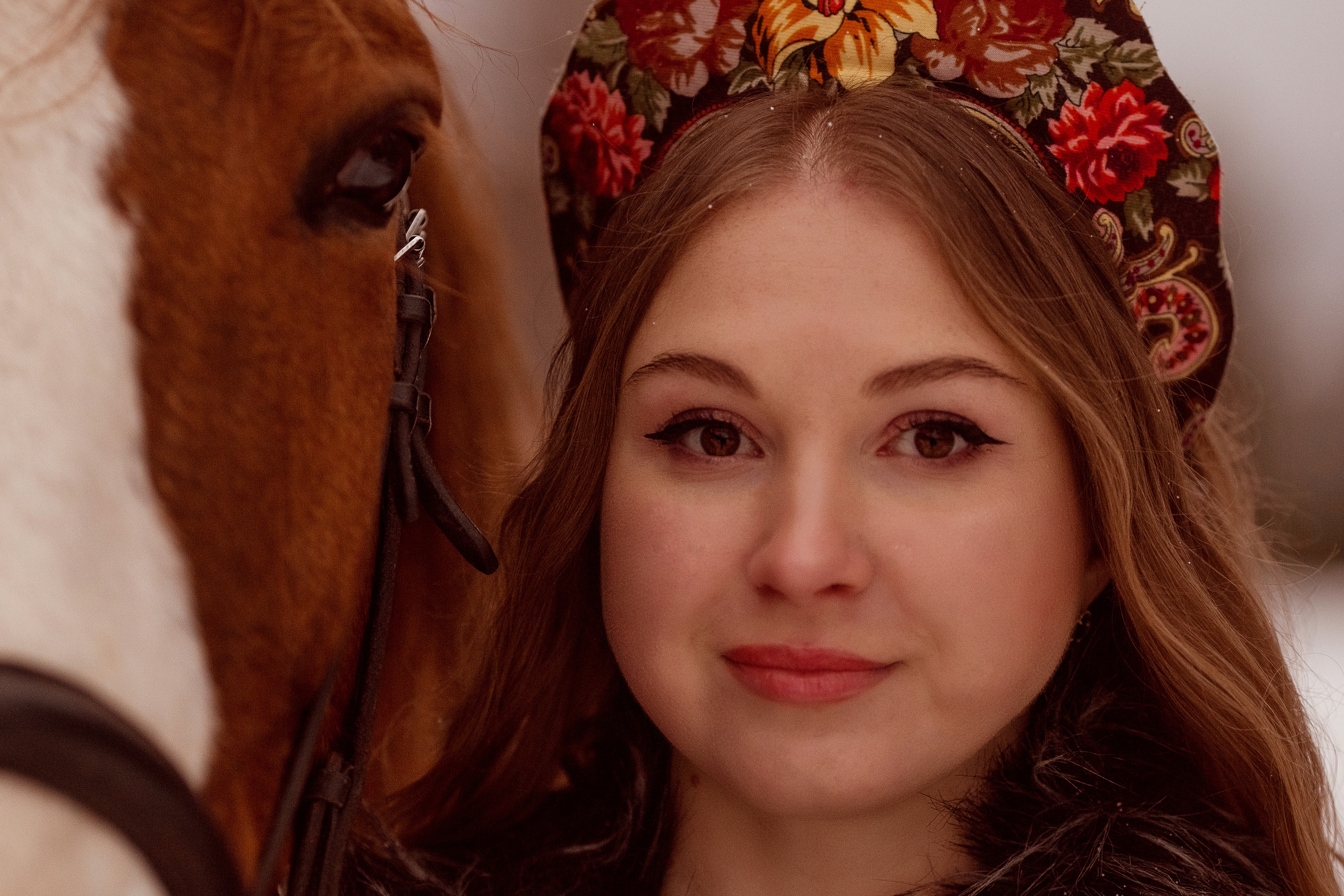 Девушка на фотосессии в русско-народном стиле