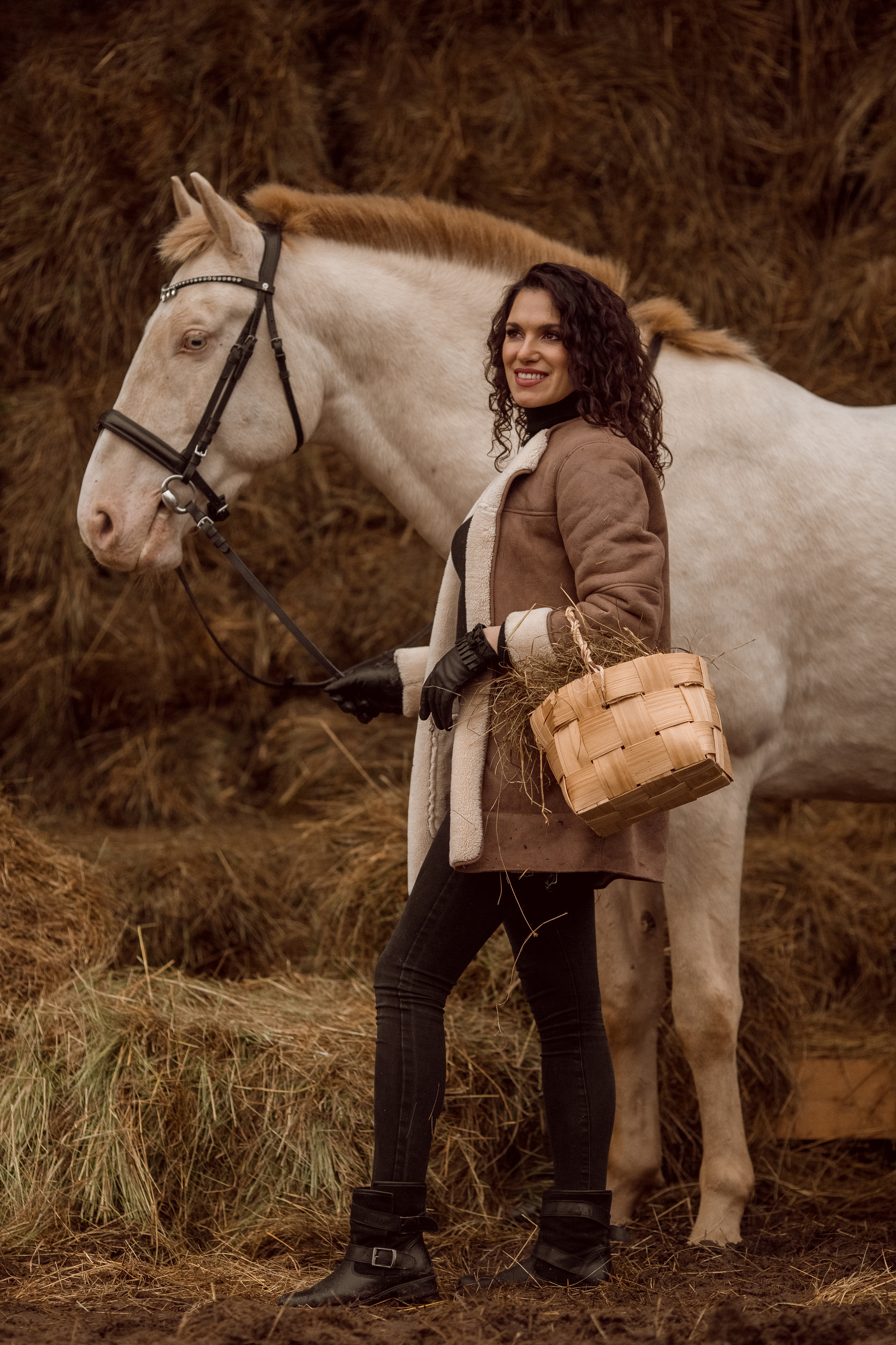 Осенняя фотосессия с изабелловой лошадью