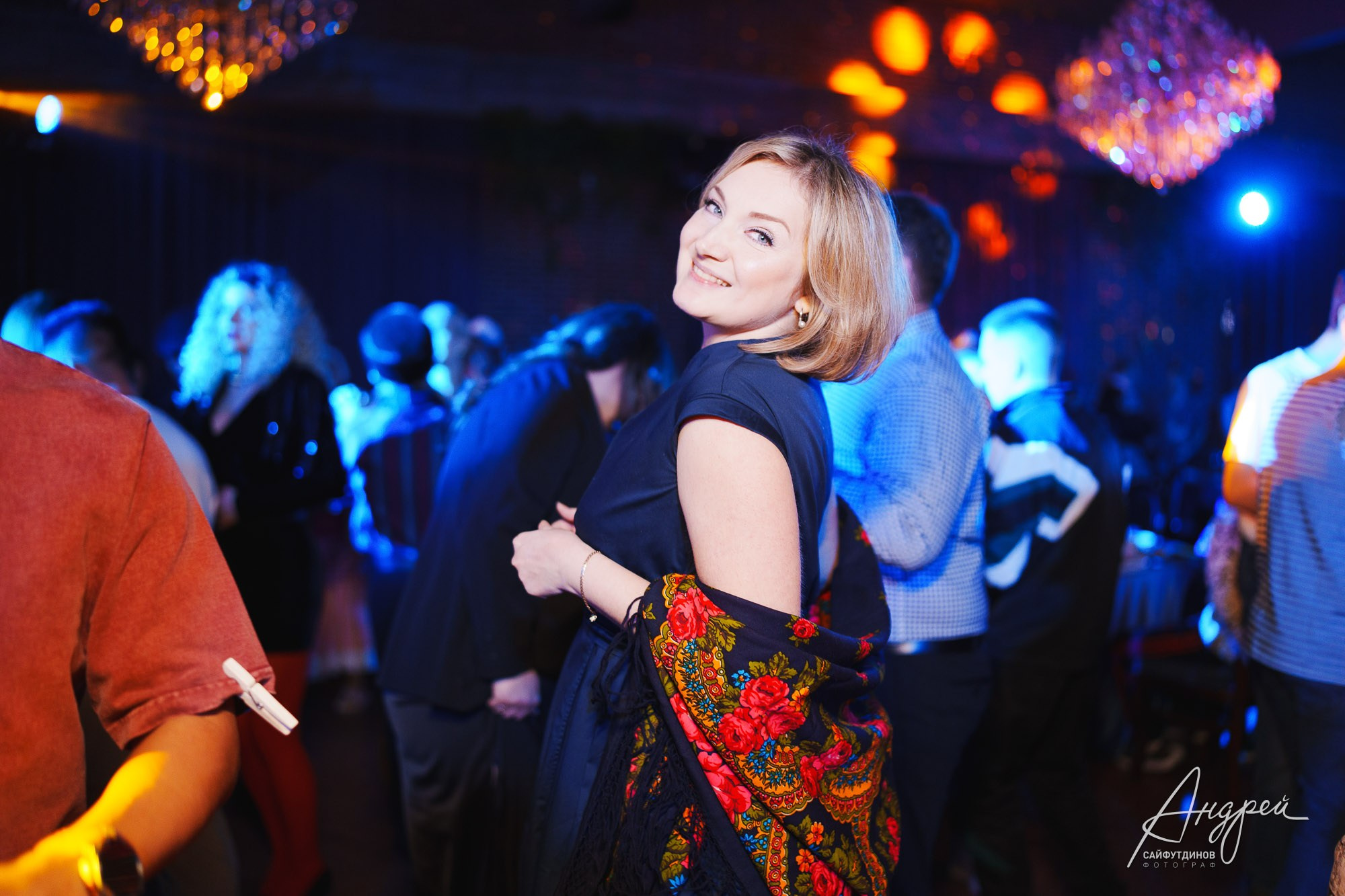 Корпоратив компании «Суши Даром». Тема праздника «Коммунальная квартира». Свадебный и семейный фотограф в Ростове-на-Дону. Андрей Сайфутдинов