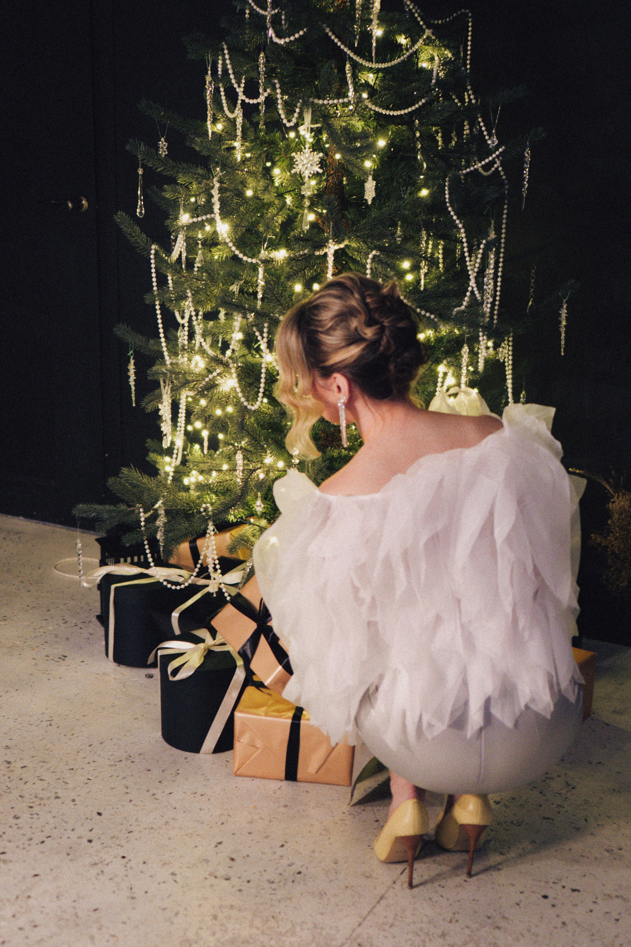 НОВОГОДНЯЯ ФОТОСЕСИИЯ В СТУДИИ ДЛЯ ДЕВУШКИ И ПРОГУЛКА ПО ЧЕРНЫШЕВСКОЙ. Профессиональный фотограф, Санкт-Петербург — Виктория Богомолова