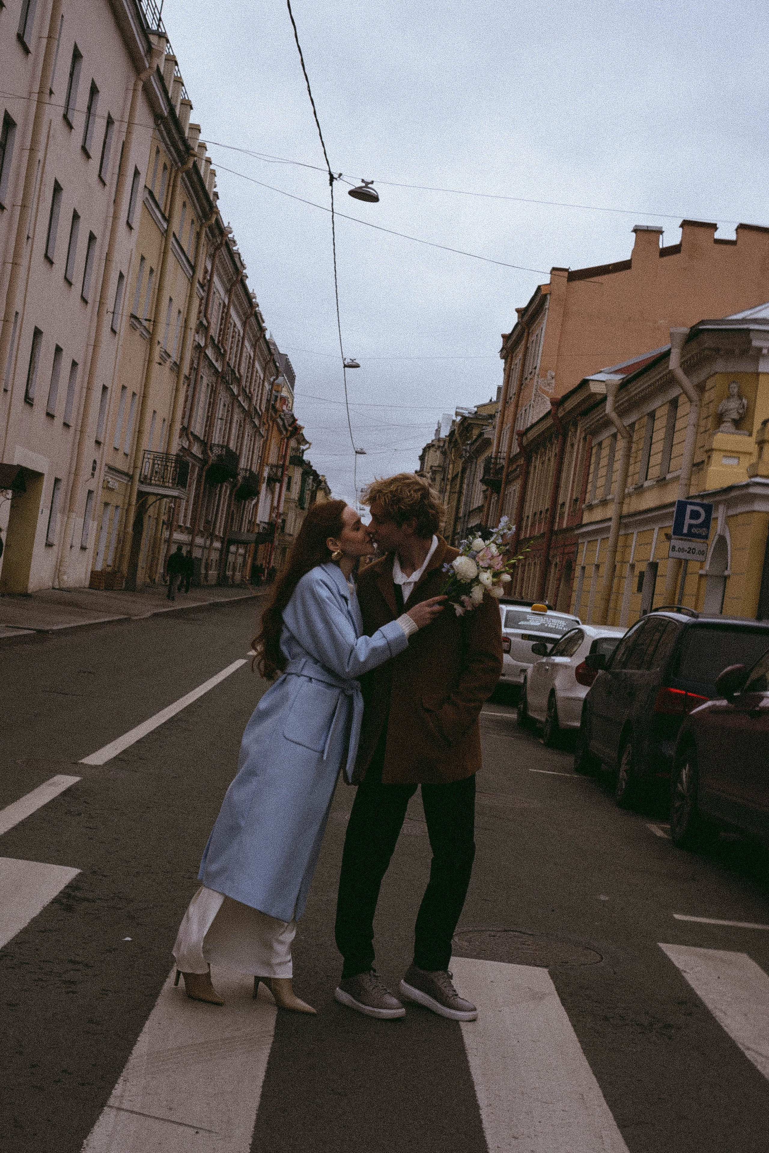 СВАДЕБНАЯ ПРОГУЛКА ПО ПЕТРОГРАДКЕ ВЕСНОЙ (ФОТОСЕССИИЯ ПАРЫ СВАДЕБНАЯ). Профессиональный фотограф, Санкт-Петербург — Виктория Богомолова