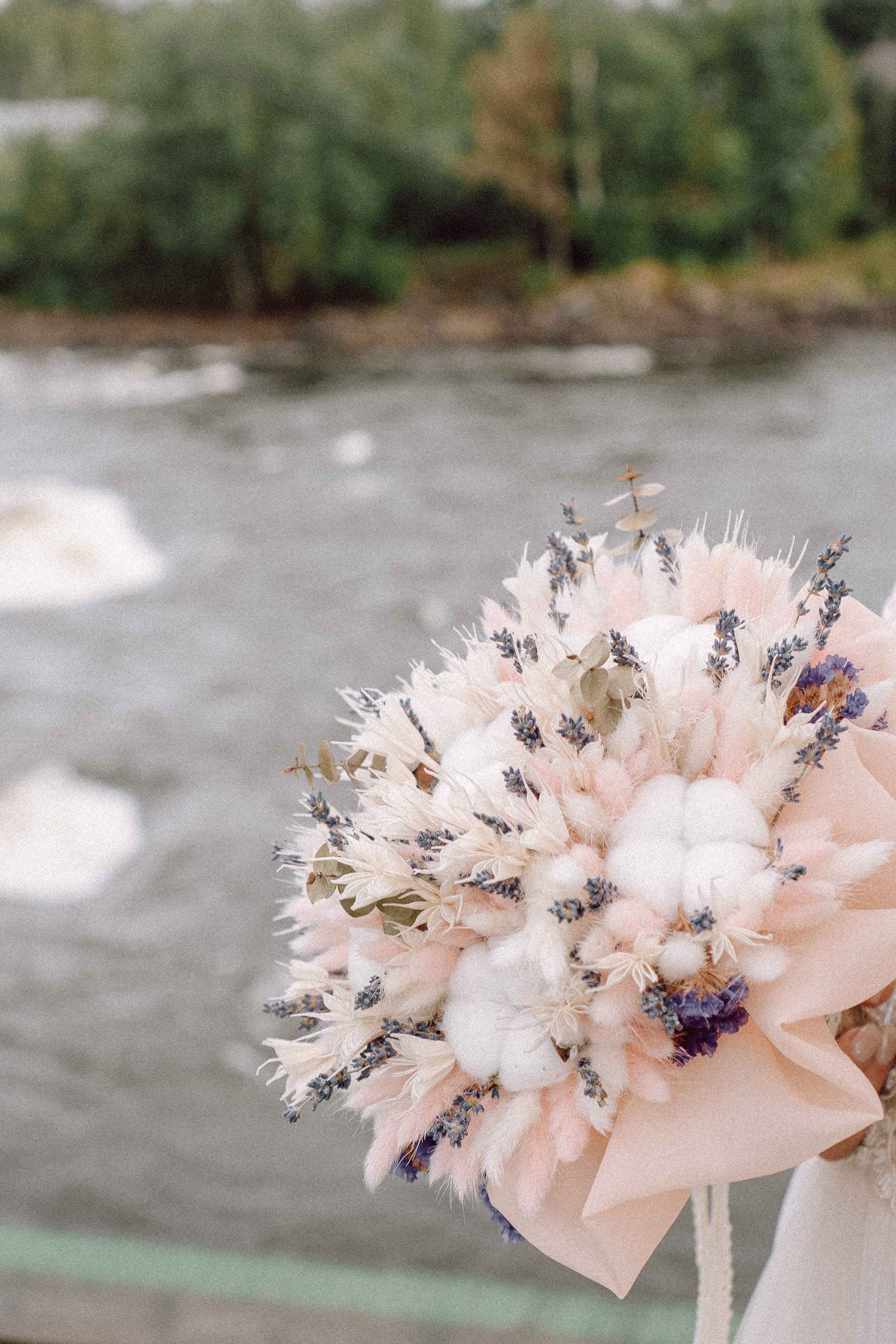 СВАДЕБНАЯ ФОТОСЕССИИЯ ПАРЫ В ГОРОДЕ ПРИОЗЕРСК В СОСНОВОМ ЛЕСУ И С ПИКАПОМ. Профессиональный фотограф, Санкт-Петербург — Виктория Богомолова