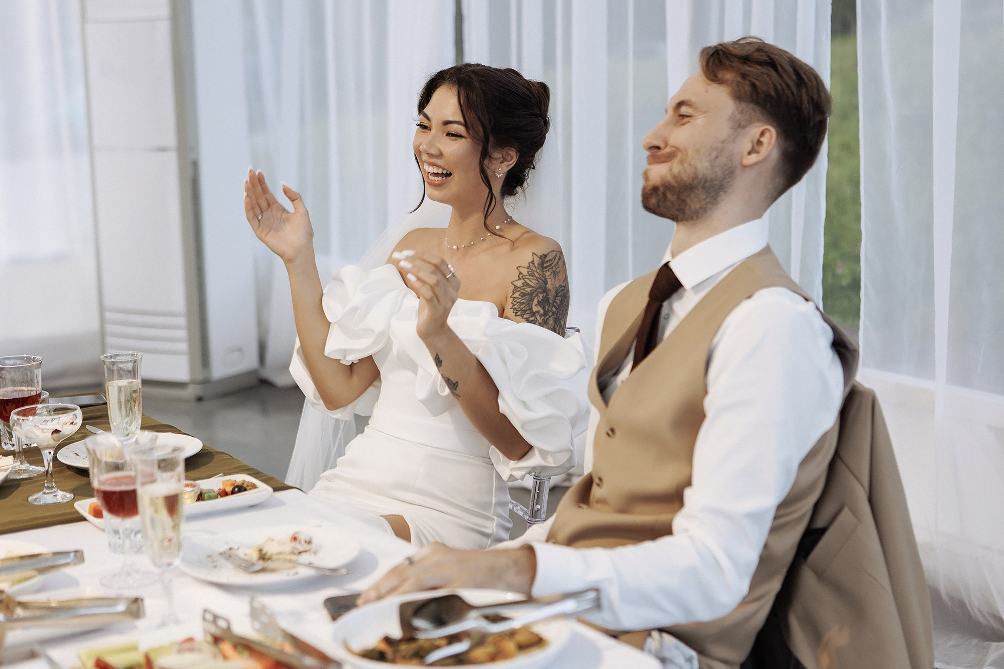 Саша и Вика 5.09.25. Свадебный фотограф Владивосток Алина Гевондова