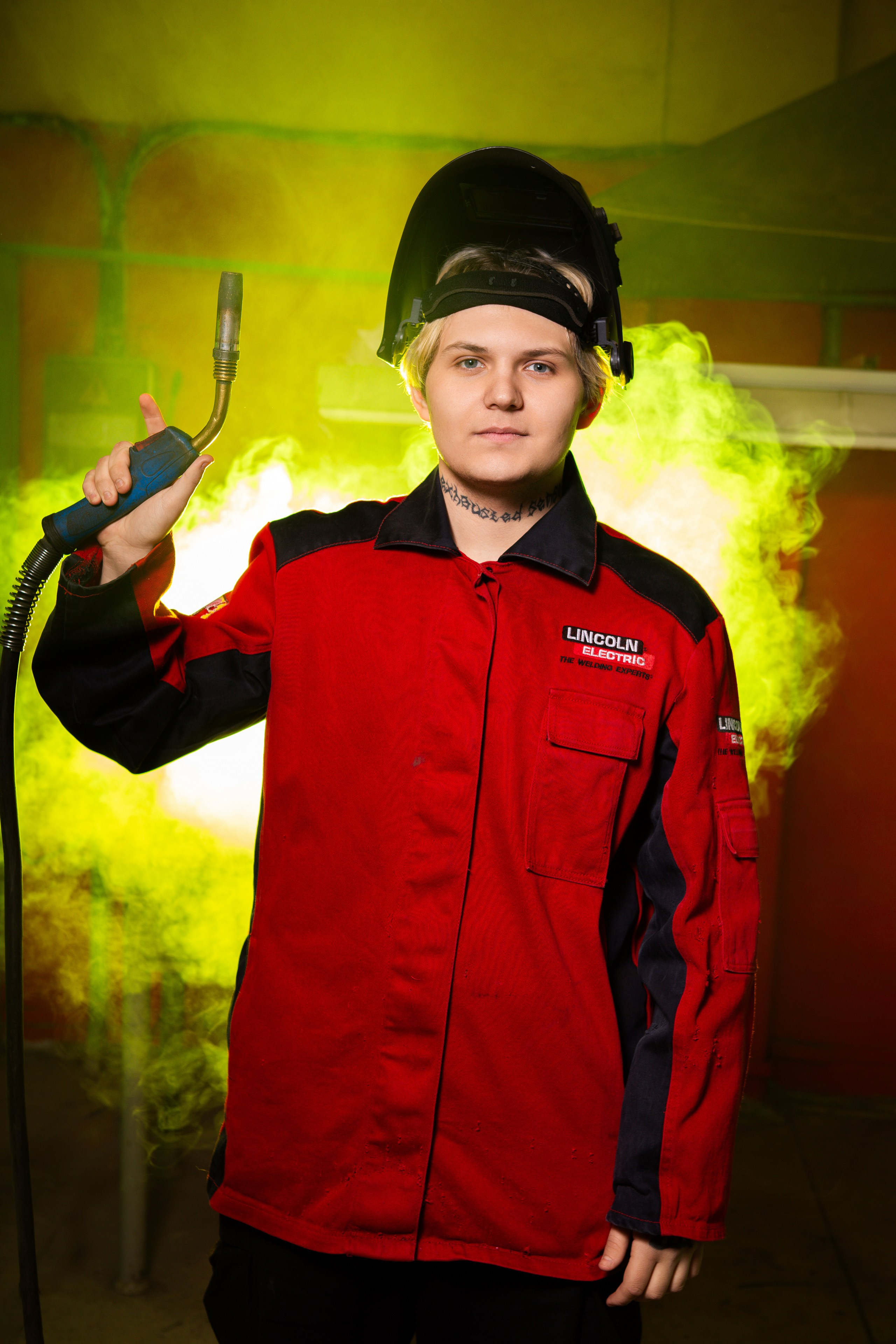 Портретная Фотосессия в Цеху для Выпускников Сварщиков | Твой Альбом Мценск. ТВОЙ АЛЬБОМ / ТВОИ ПРАВИЛА