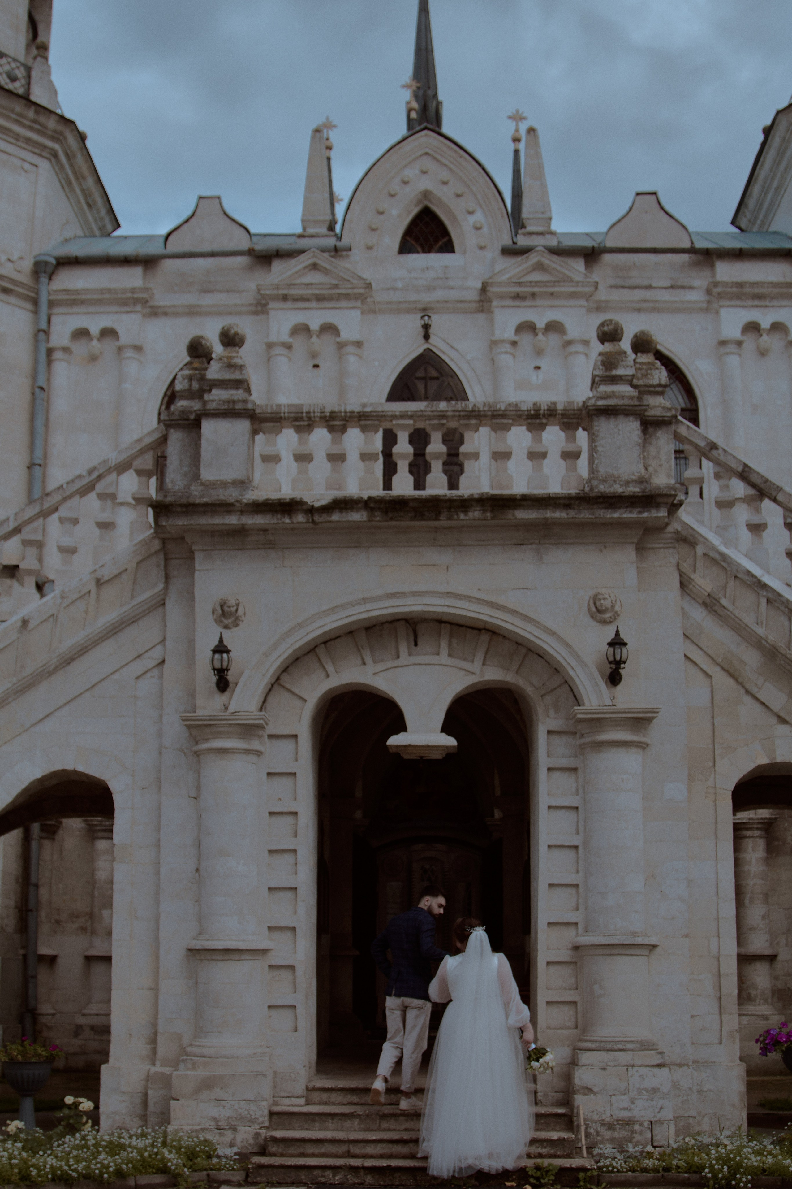 Виктория и Даниэль. Владимирский храм. Фотограф лавстори Москва/МО Приятелева Ангелина
