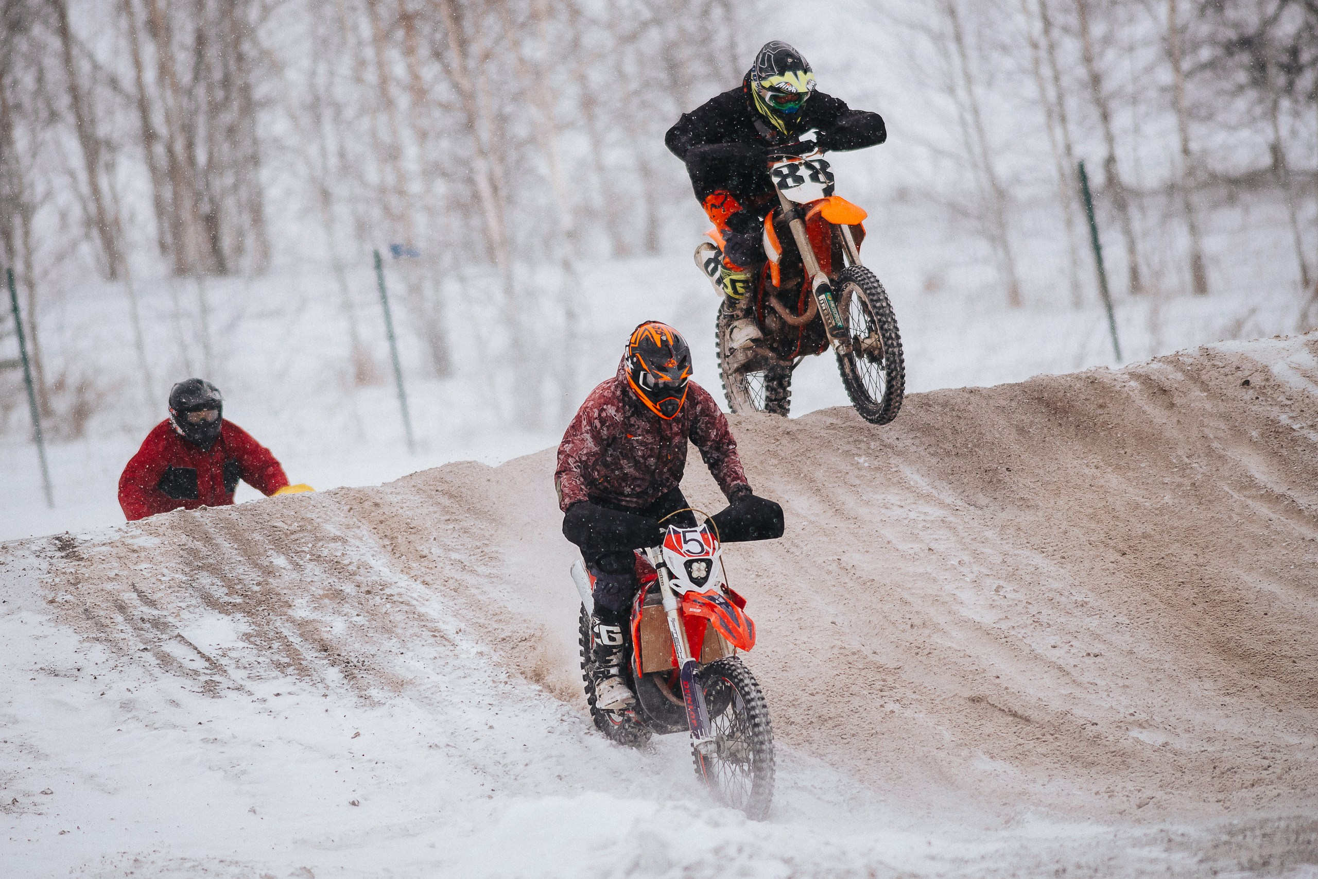 29.12.2024 — Праздничная тренировка на мотоциклетной трассе Люскус. Репортажный фотограф в Кемерово