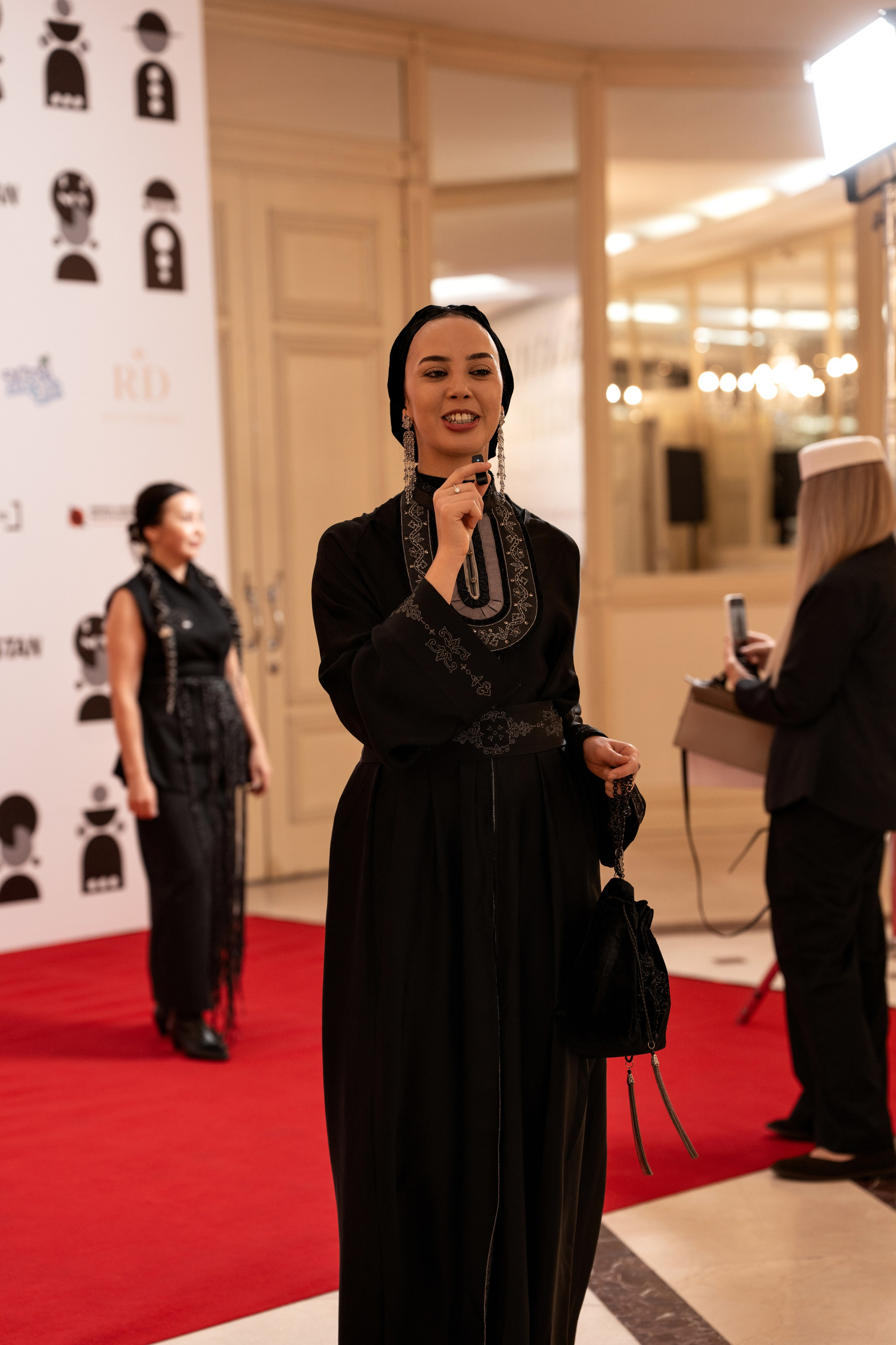 Backstage. Сайт Алматинского НЮ АРТ, будуар и фэшн фотографа Дениса Карпенко