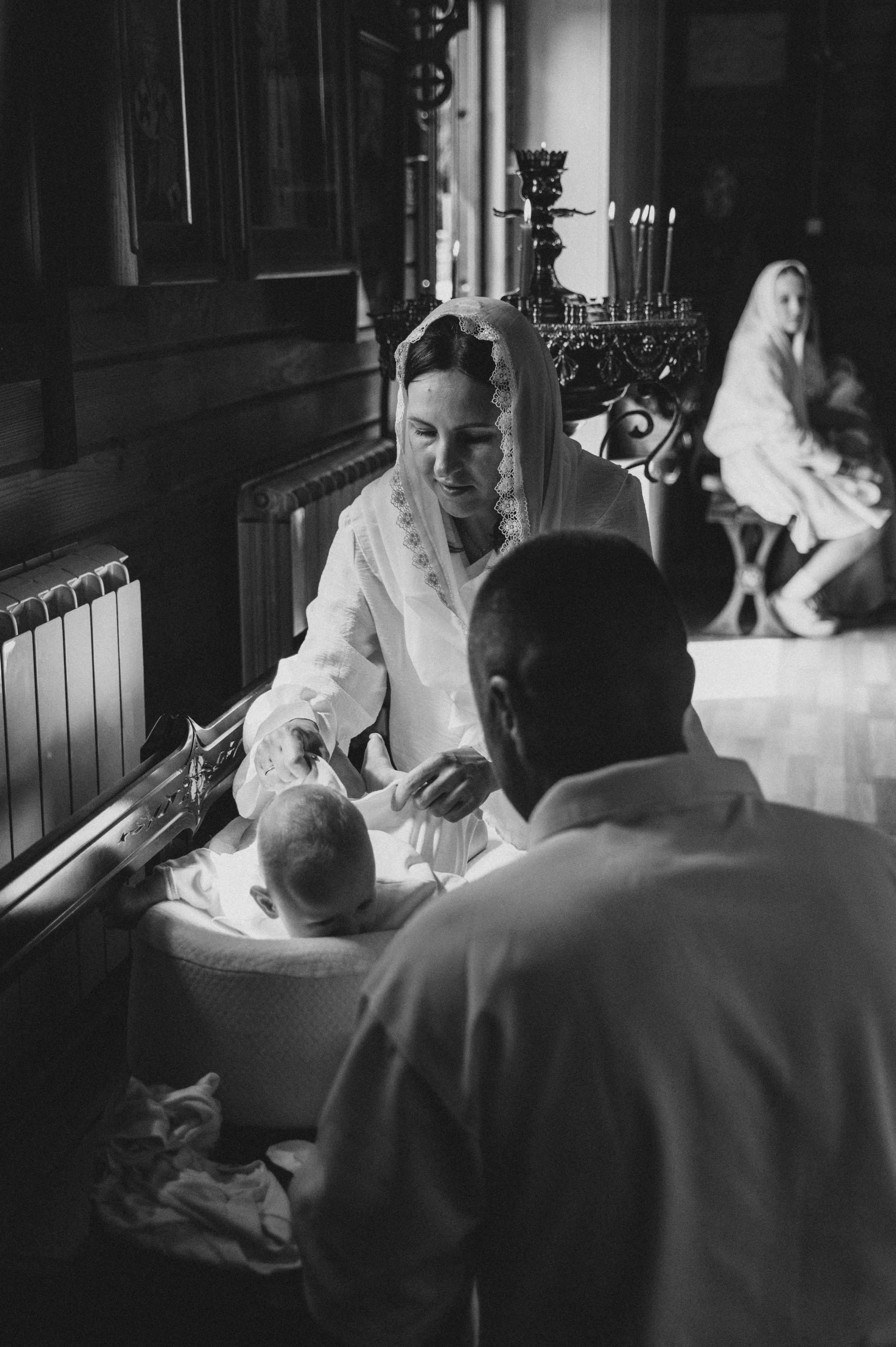 Крещение Марка (ХРАМ СВЯТИТЕЛЯ НИКОЛАЯ ЯПОНСКОГО). Семейный фотограф в Минске Дарья Дреко