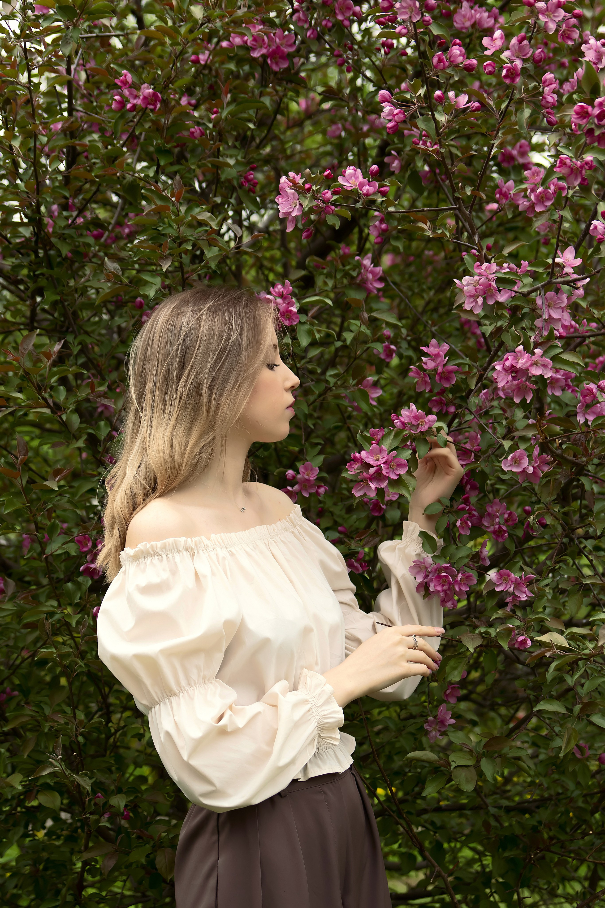 Индивидуальная фотосессия на цветении. Детский и семейный фотограф Кемерово Антонина Семеркова!