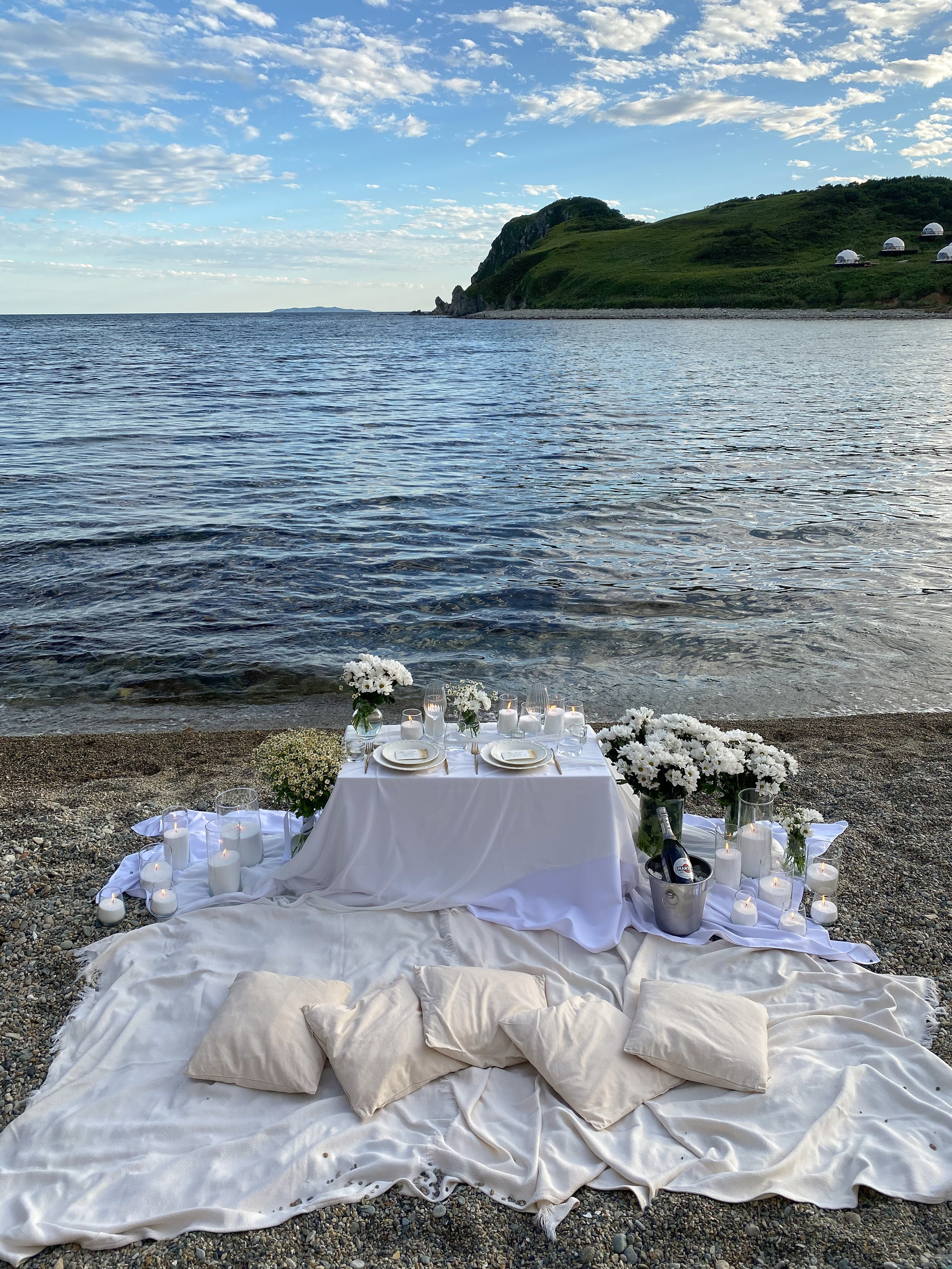 Свидание у моря во Владивсотоке. Организация свадеб и других мероприятий во Владивостоке от «Рядом быть»