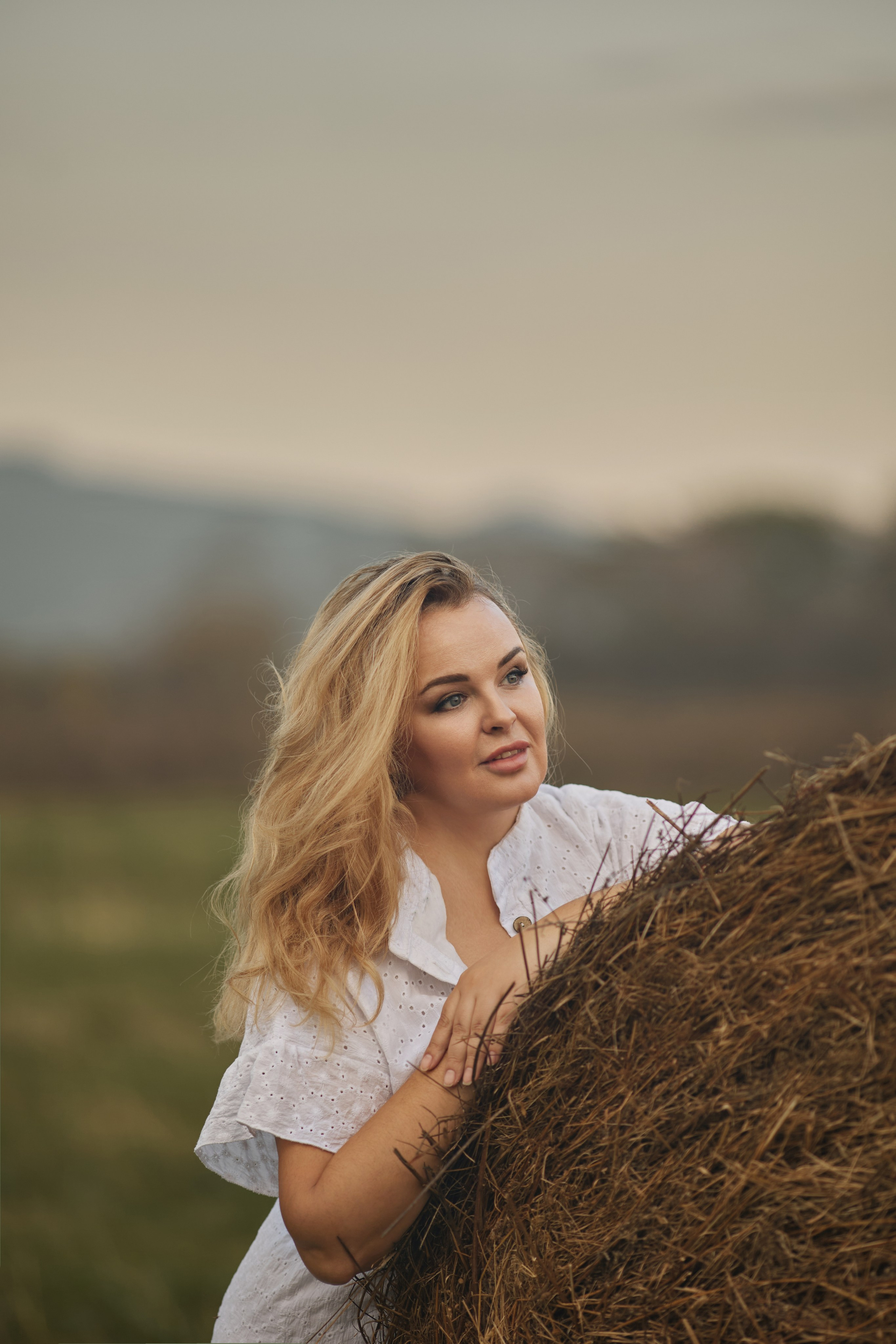 Марина с семьей. Фотограф женского портрета, беременности и материнства Харькова Елена