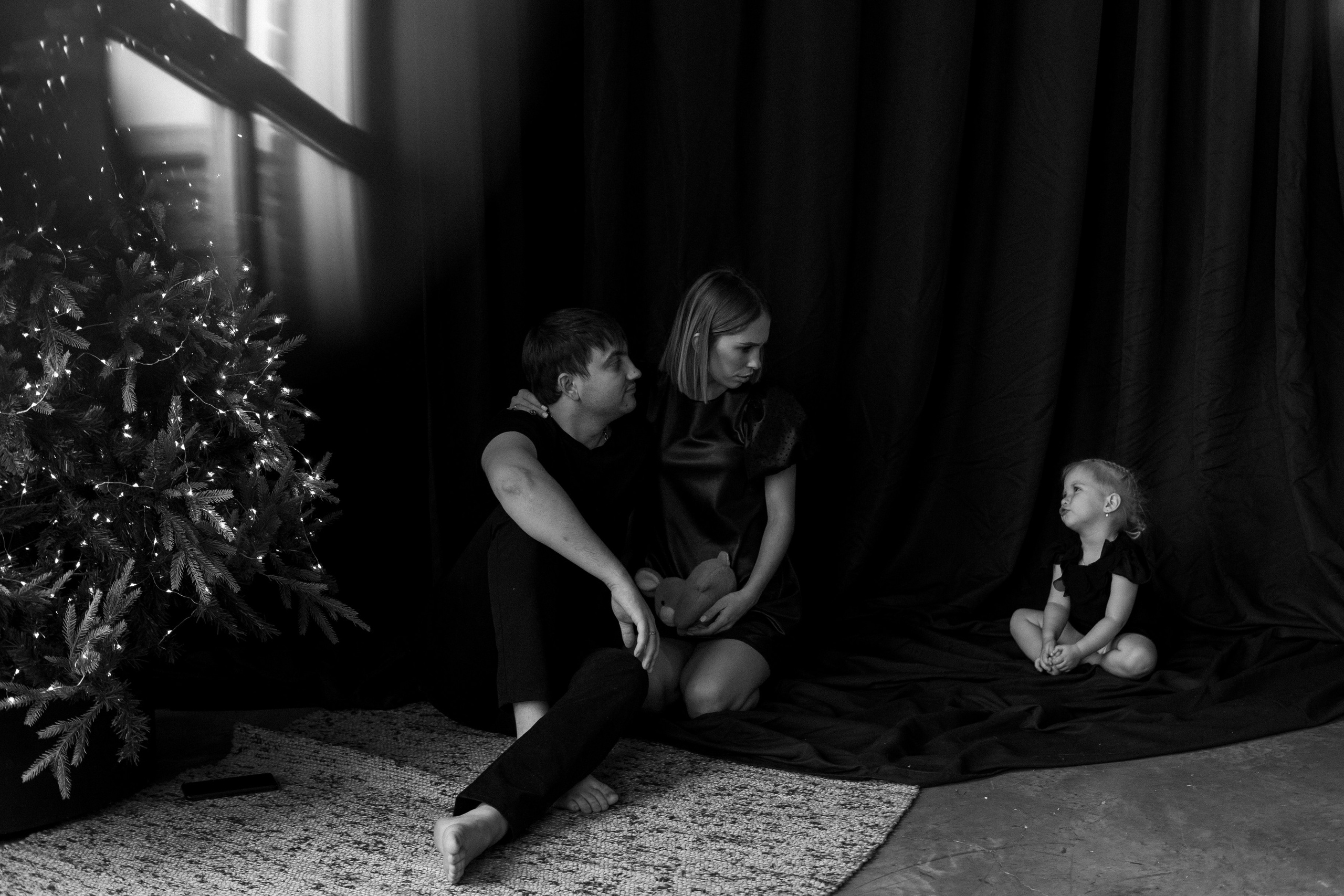 Виктория, Михаил, Миа. Новый год в тёмных тонах. Эстетичная фото- и видеосъёмка Ирина Арсентьева. Челябинск и весь мир