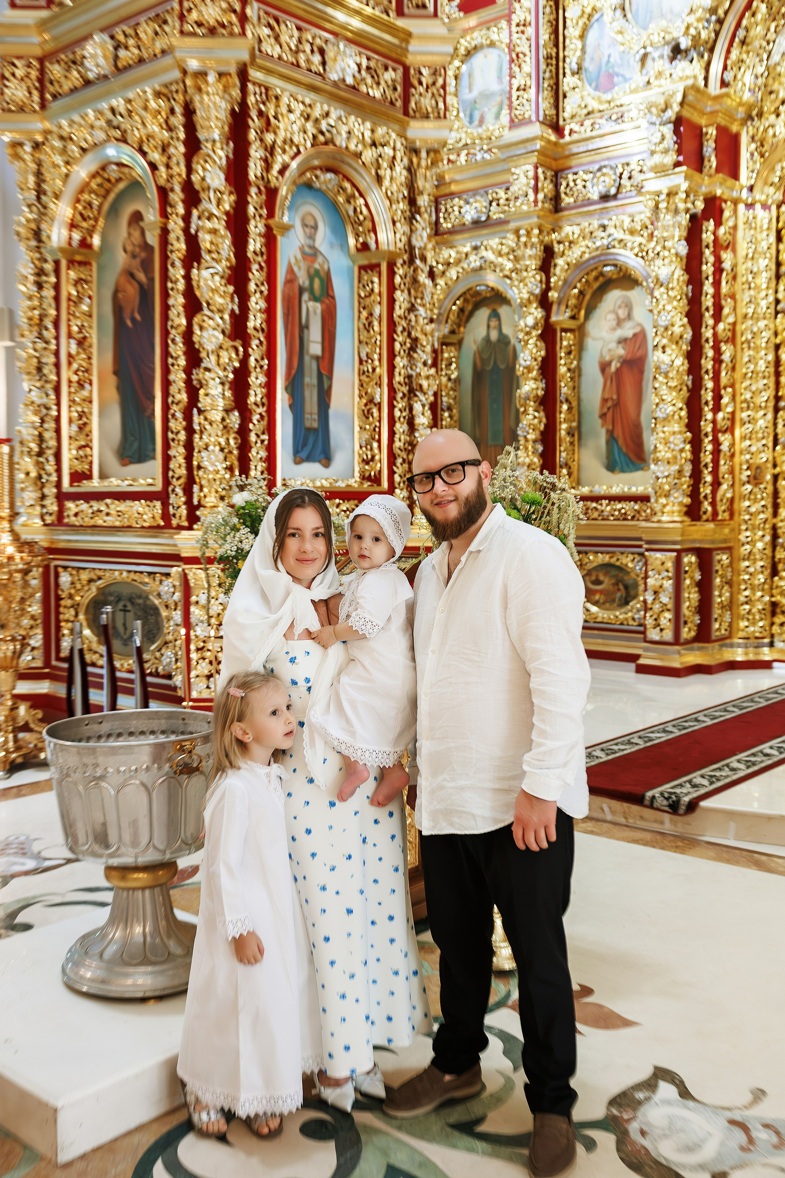 Крещение Алисы и Лизы. Фотограф г. Москва Олеся Пантелеева