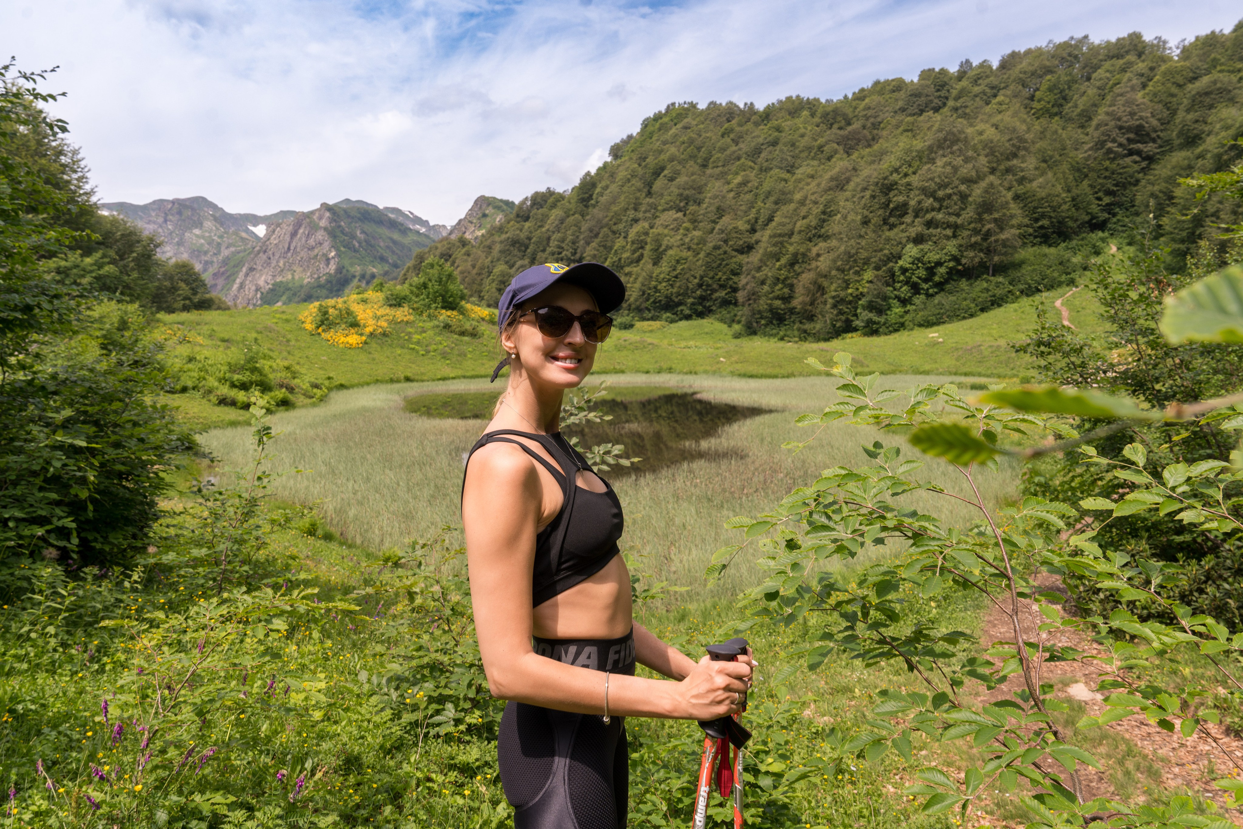 MICE мероприятие для компании «Доставка морем»: хайкинг к Ачипсинским водопадам. Репортажный фотограф в Красной Поляне и Сочи Павлюченко Екатерина