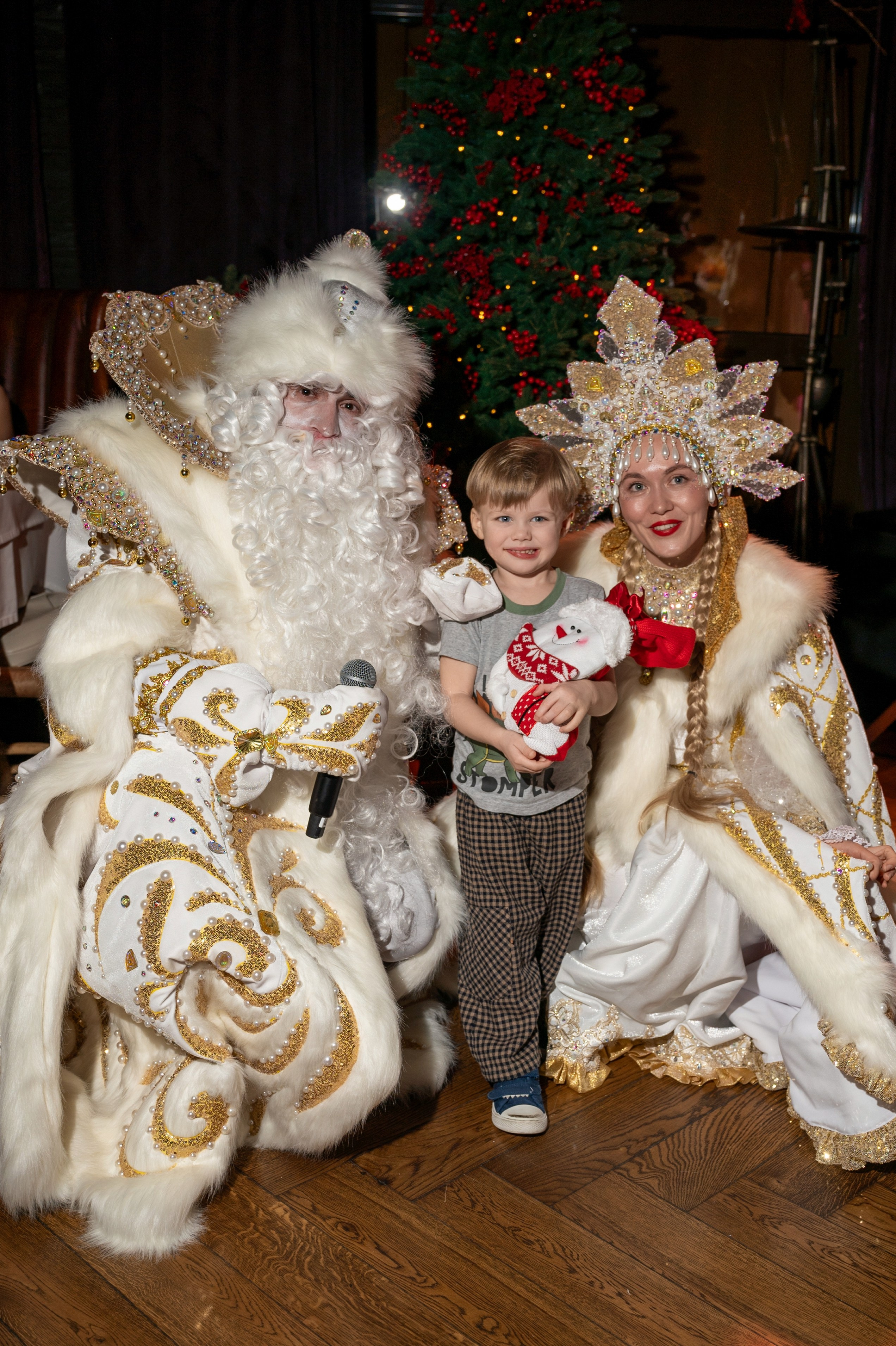 Новый год 2025 в ресторане Red Fox. Репортажный фотограф в Красной Поляне и Сочи Павлюченко Екатерина