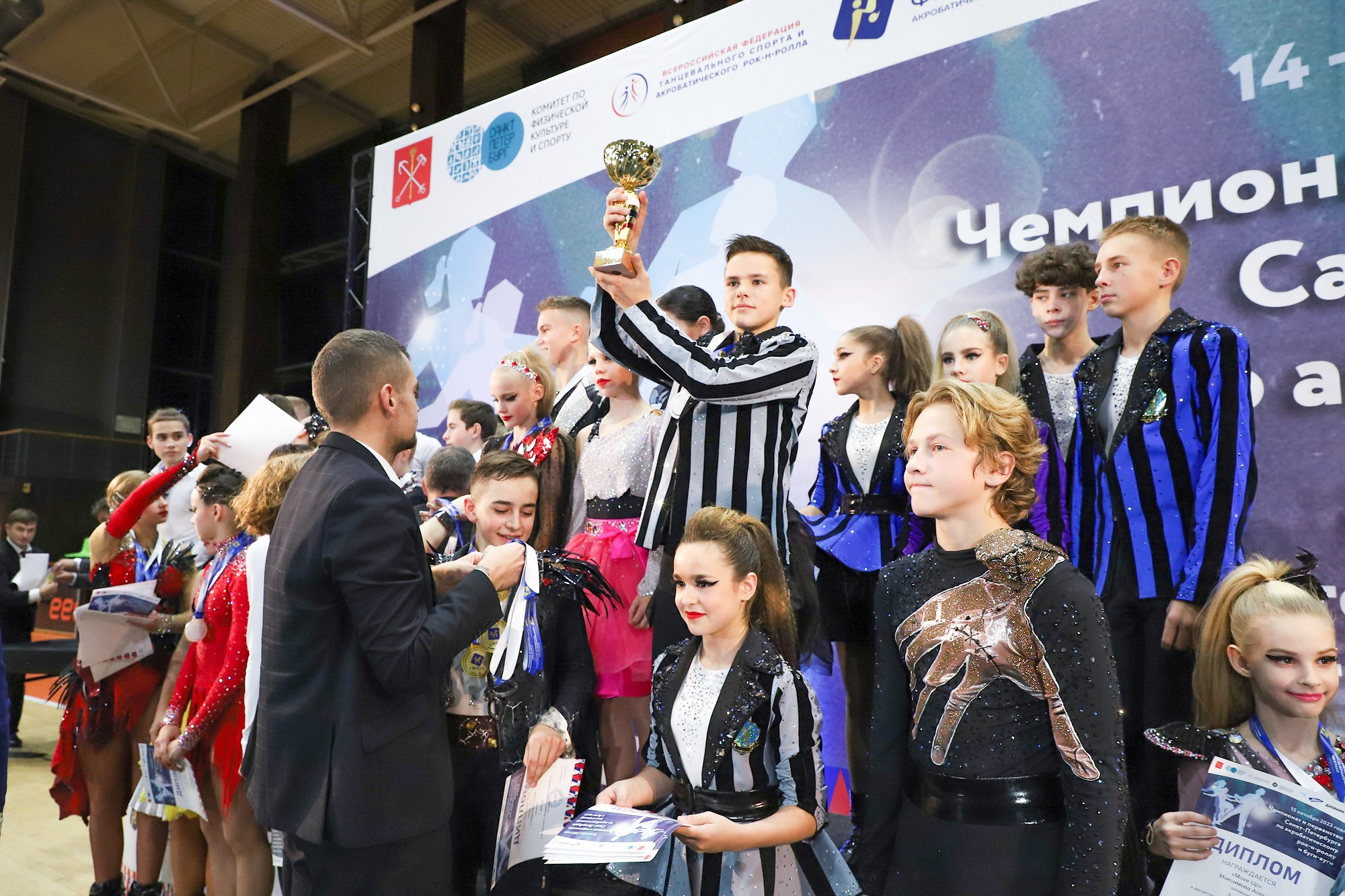 Чемпионат и Первенство Санкт-Петербурга по акробатическому рок-н-роллу. Фотограф Дарья Попова