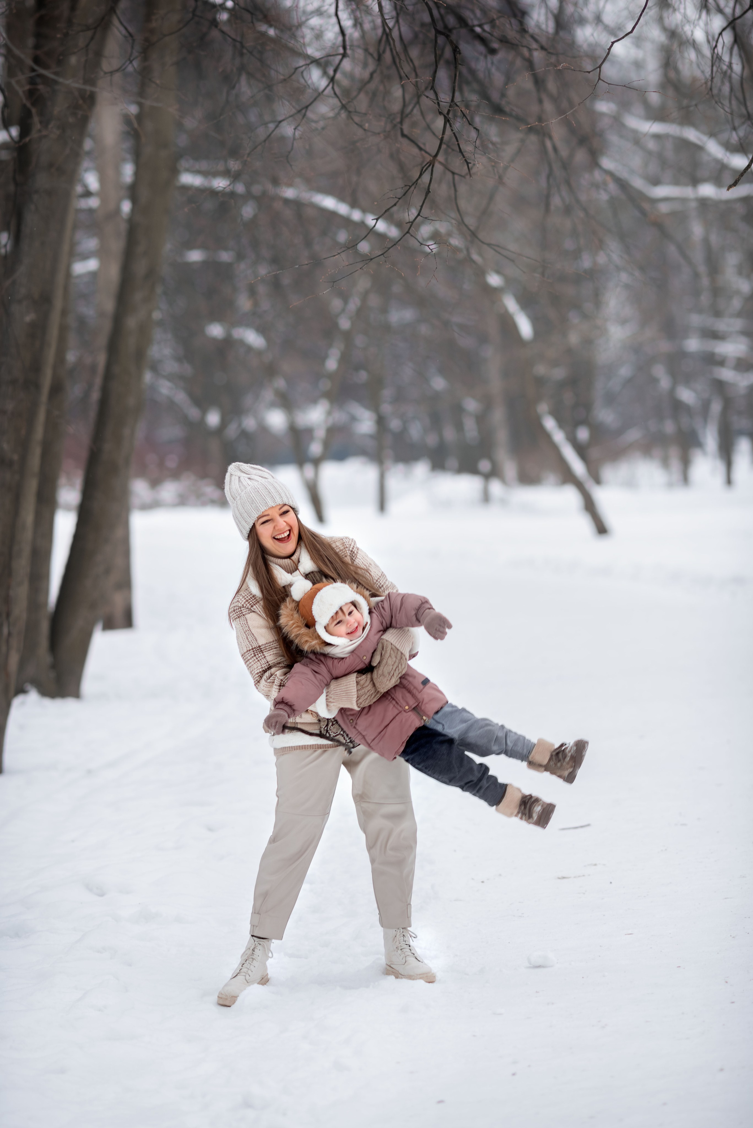Зимняя семейная фотосессия в парке. Фотограф Юлия Кондратьева