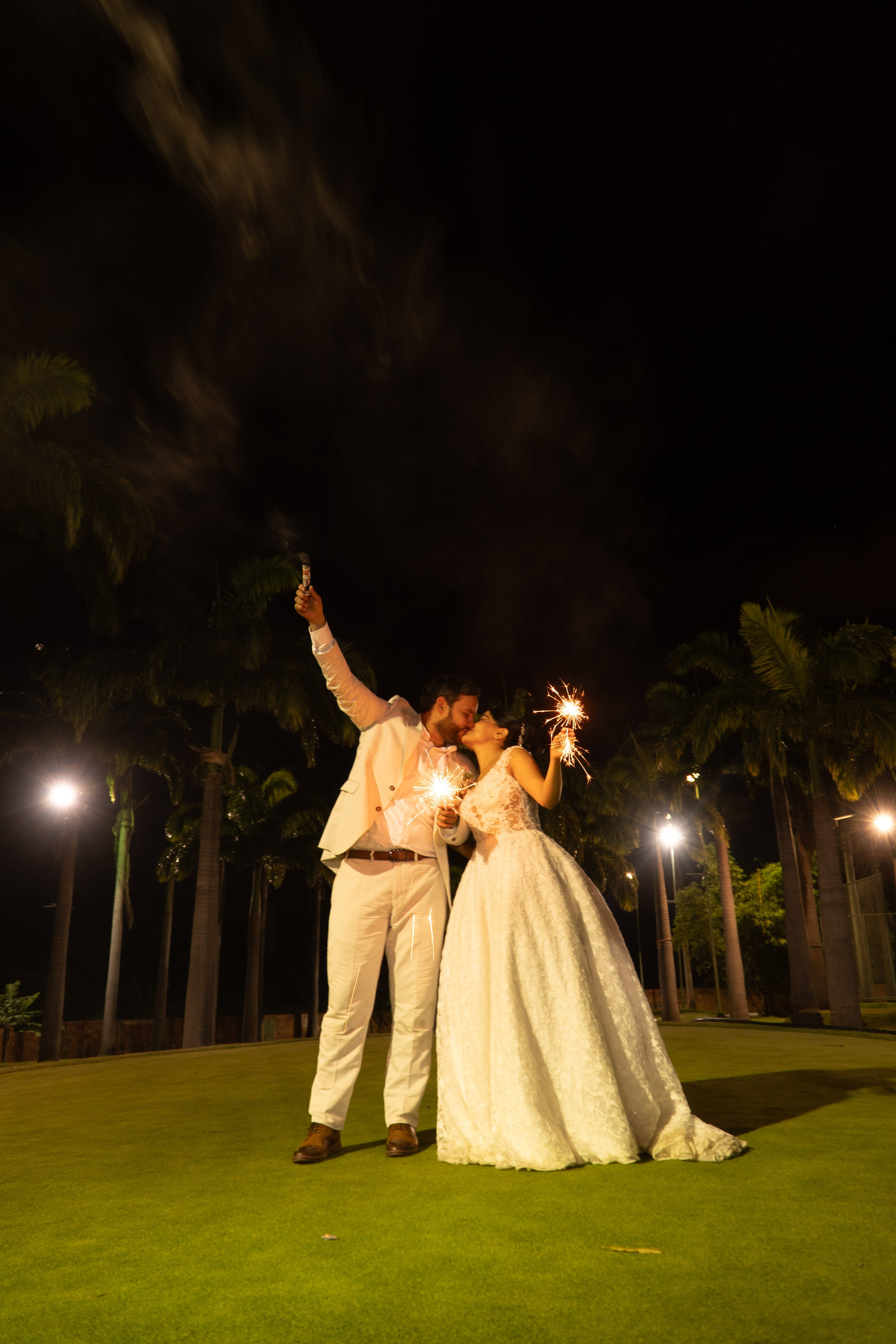 Carola & Gerson. Wedding Photographer in Barcelona and Medellin