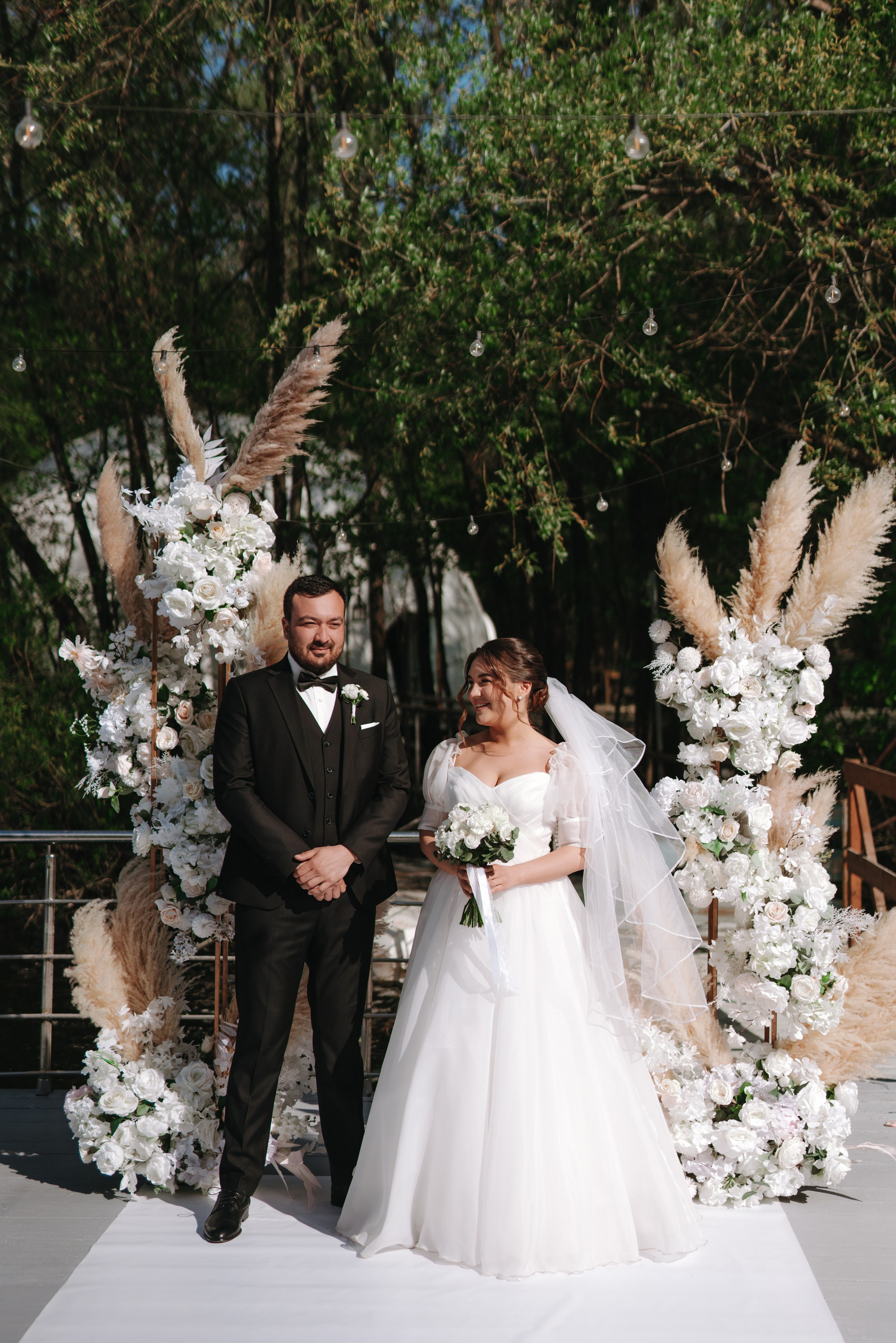 Свадебная фотосессия Радика и Дианы — Уфа, Nesterov Plaza, ЖК Империал, Президент Отель, шатёр М5