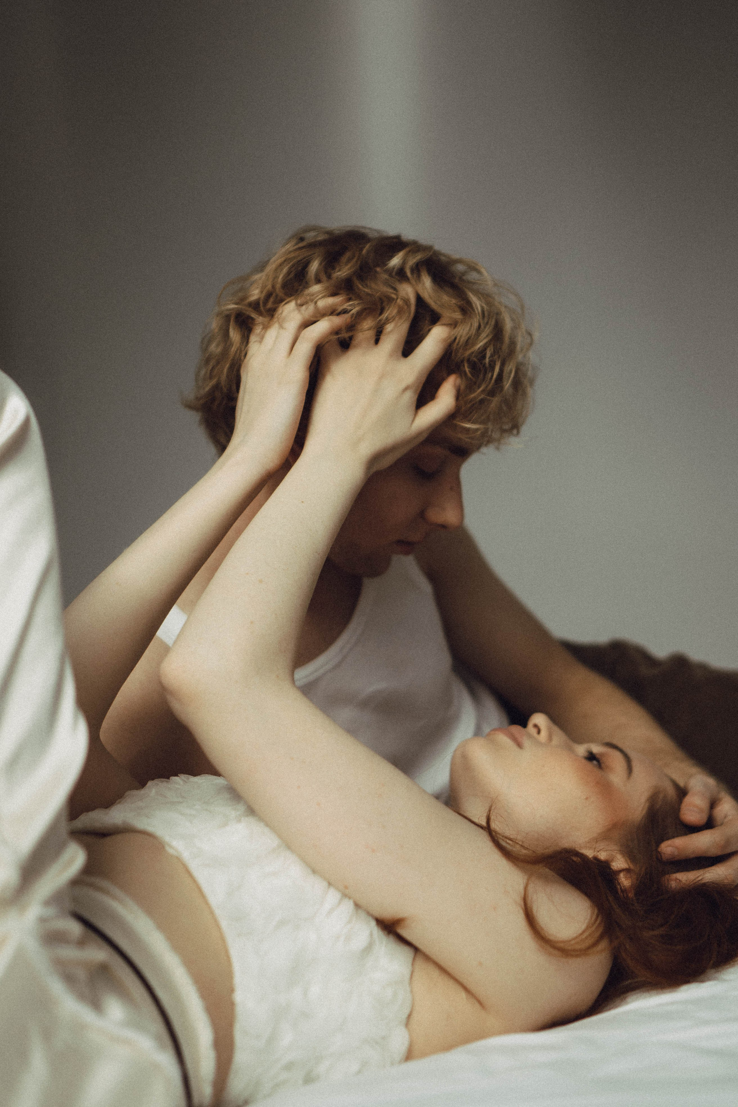 СВАДЕБНАЯ СЬЕМКА В ОТЕЛЕ. СБОРЫ ЖЕНИХА И НЕВЕСТЫ И ТАКЖЕ ТОР И ПОДГОТОВКА К ПРОГУЛКЕ. Профессиональный фотограф, Санкт-Петербург — Виктория Богомолова