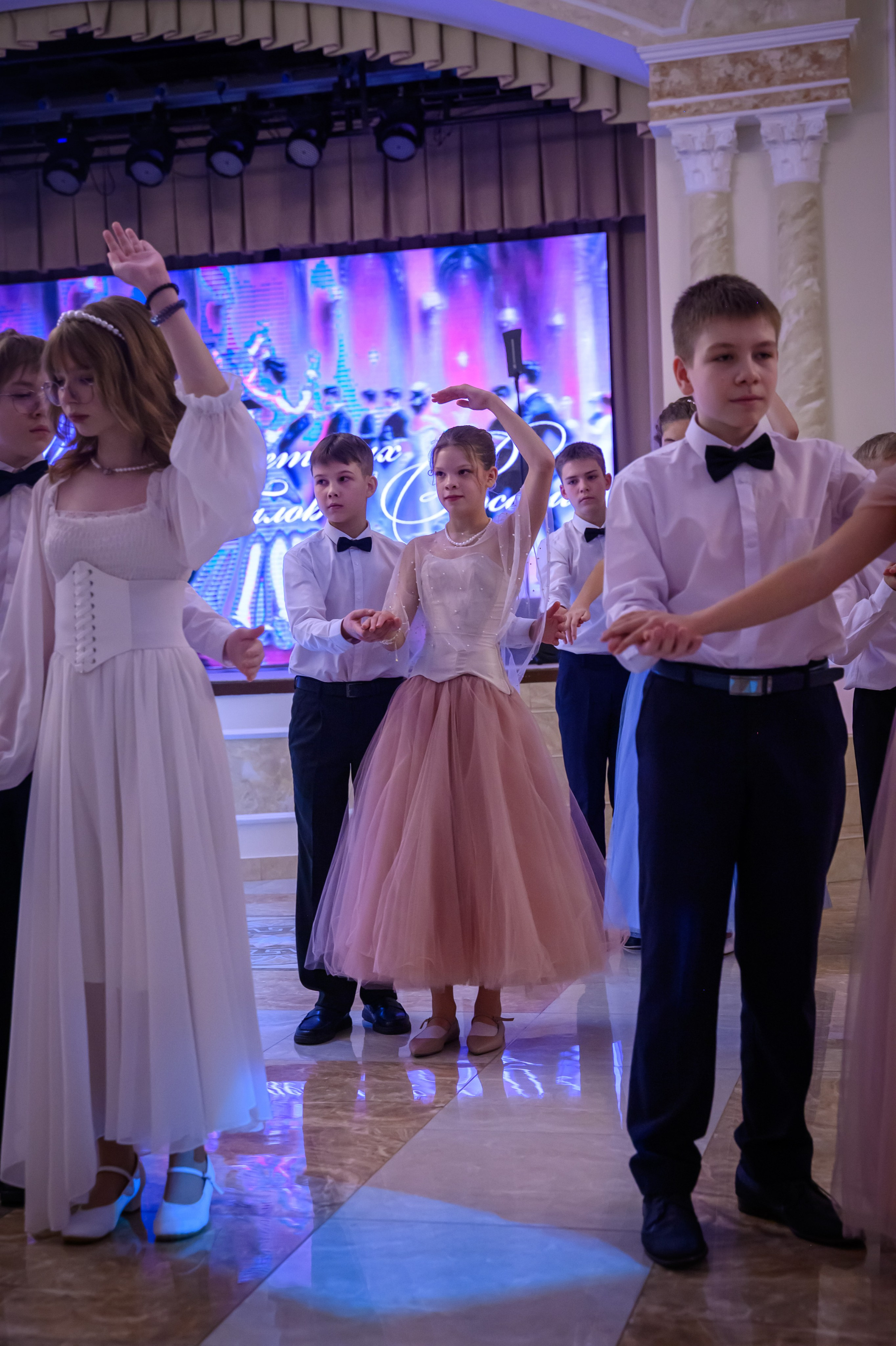 Бал ФМШ 7 класс. Фотограф новорожденных, семейный детский в Тюмени Татьяна Морозова