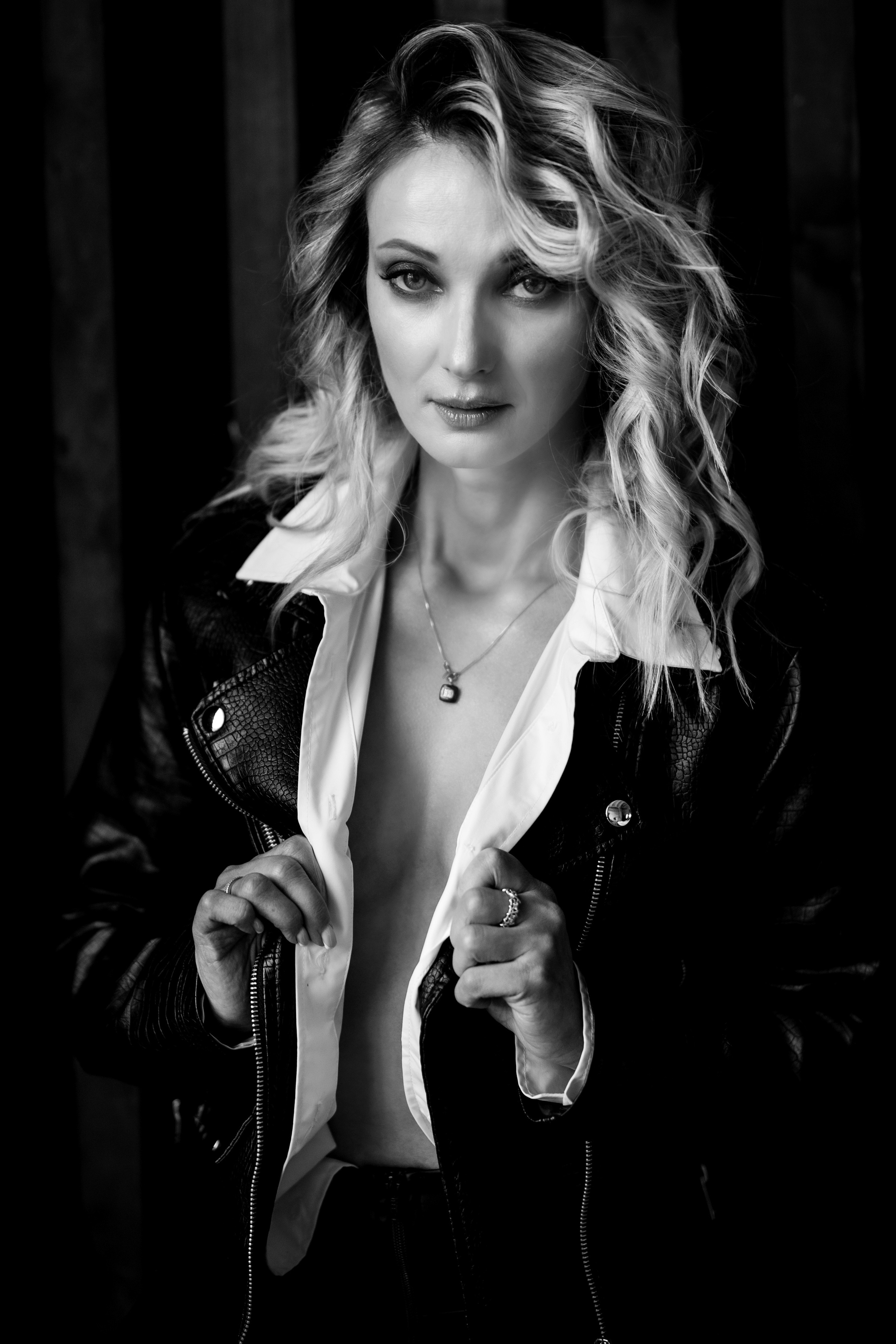 Женское. ЧБ Фотограф Ольга Лесли